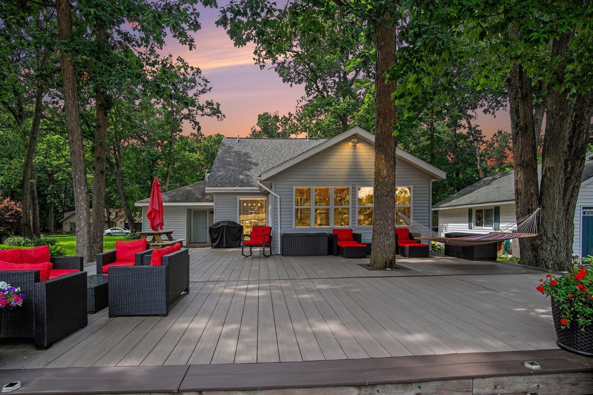 Cochise Dr, Howard City, MI 49329