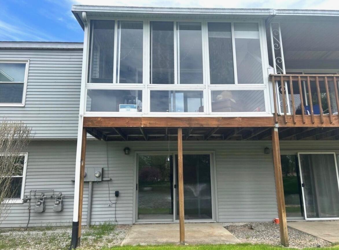 Laurelwood Ct Sw, Grand Rapids, MI 49548