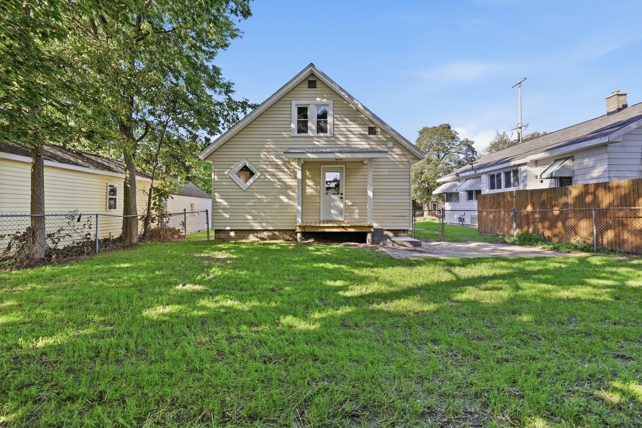 Graceland St Ne, Grand Rapids, MI 49505
