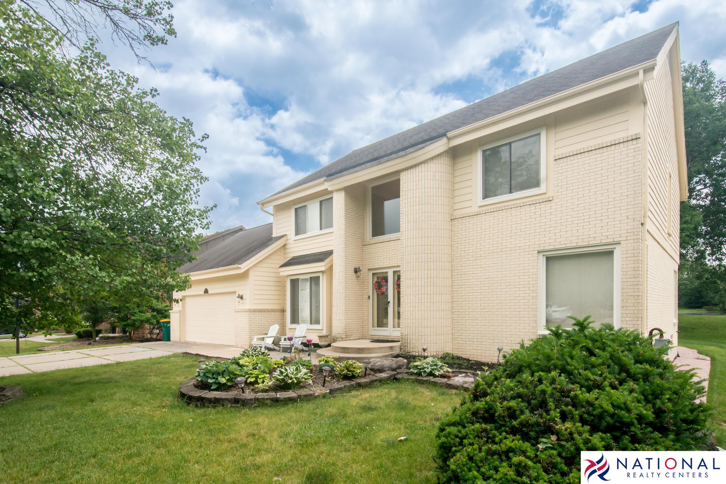 Glengrove Dr, Farmington Hills, MI 48331