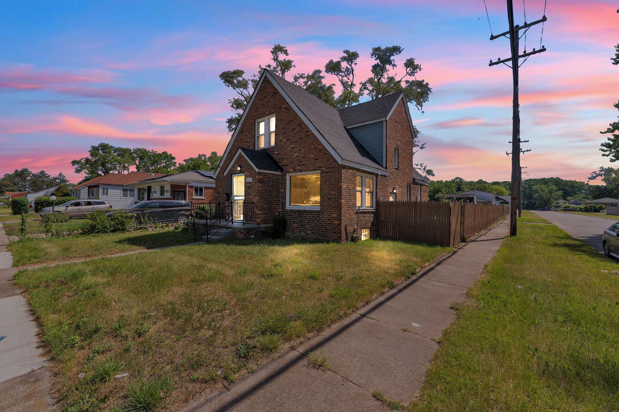 Reimanville Ave, Ferndale, MI 48220