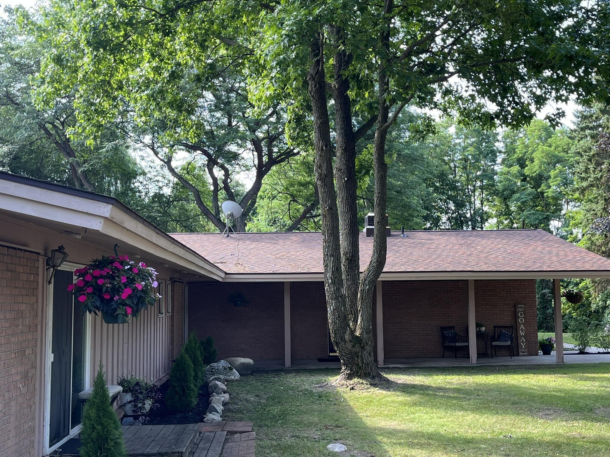 W Kinney Rd, Ludington, MI 49431