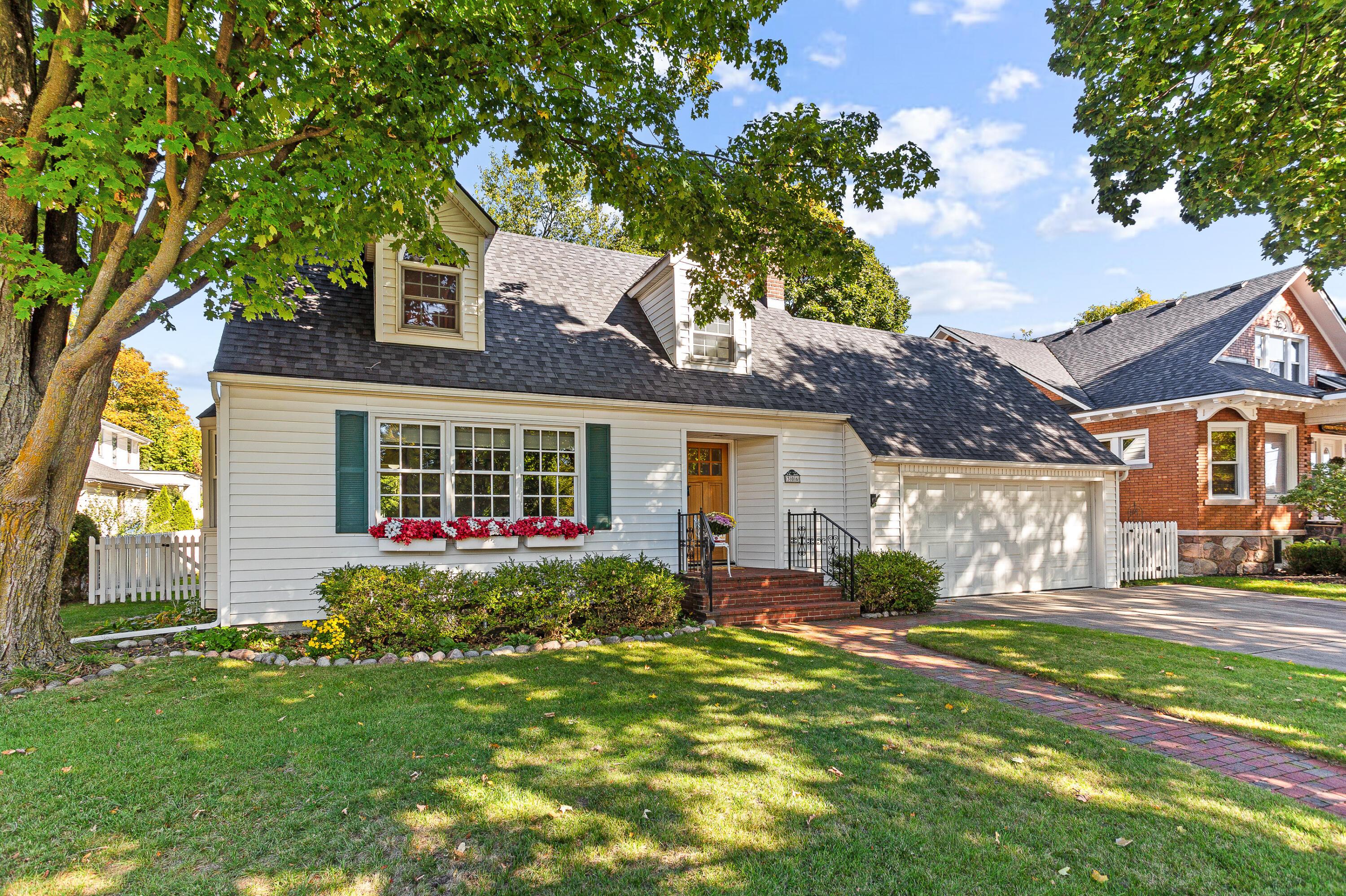 W Main St, Northville, MI 48167