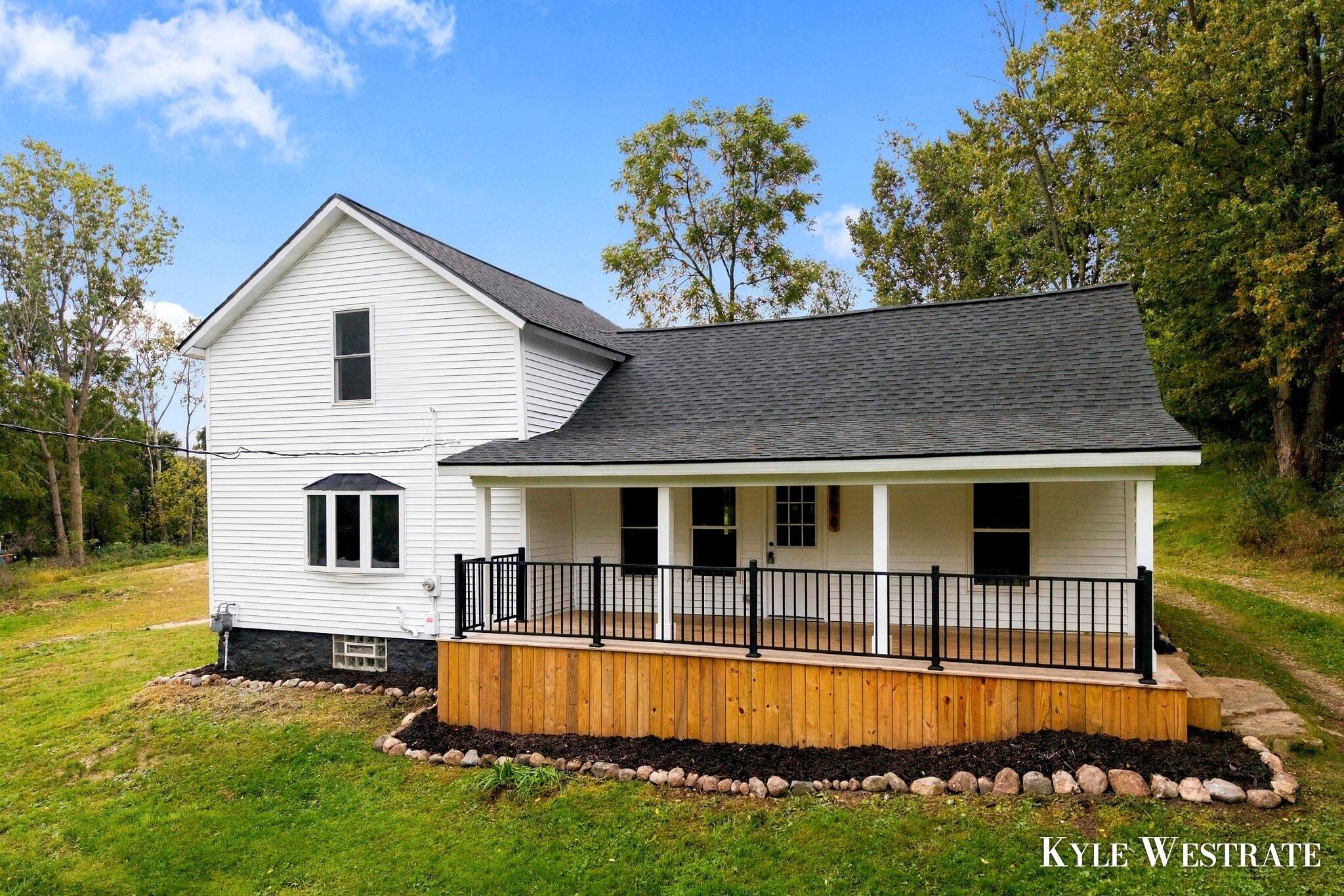 11 Mile Rd Ne, Rockford, MI 49341