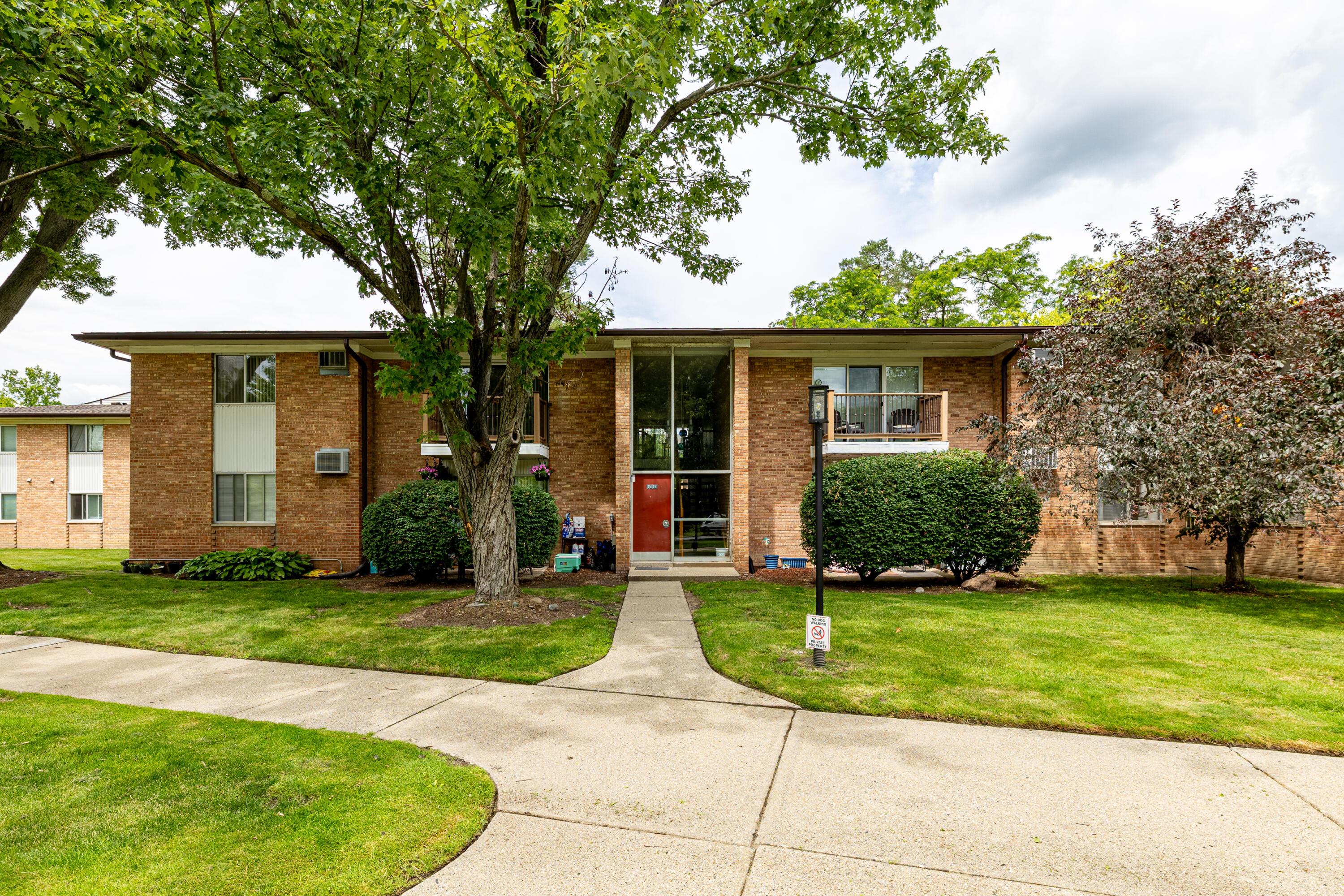 Island Dr, Ann Arbor, MI 48105