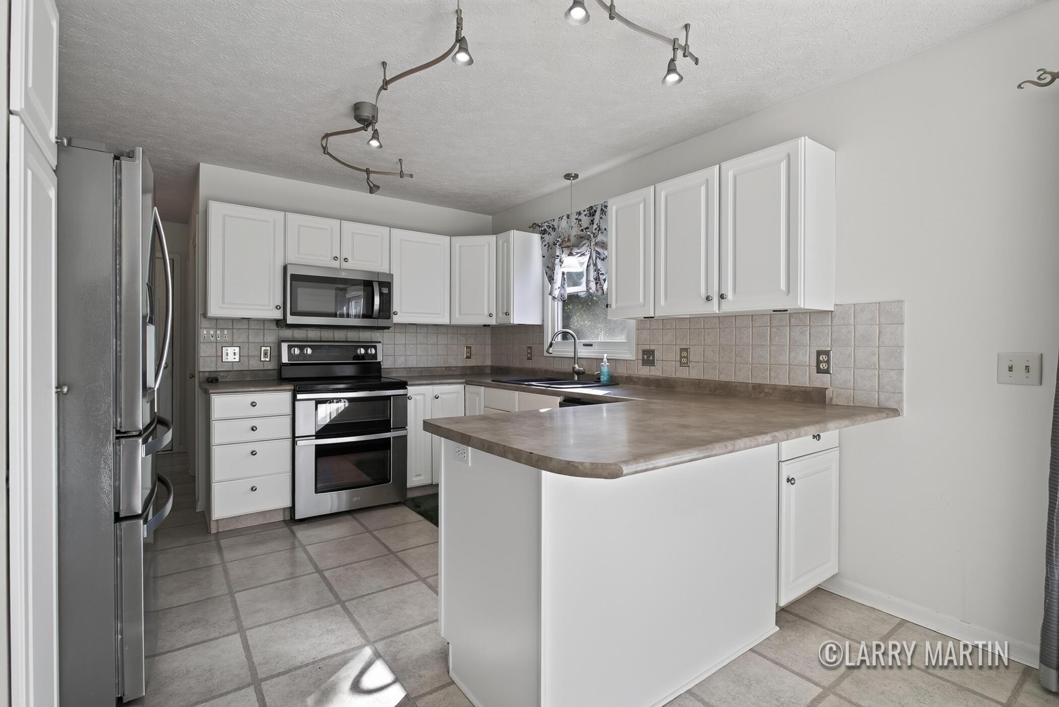 Eldora Ct Sw, Byron Center, MI 49315