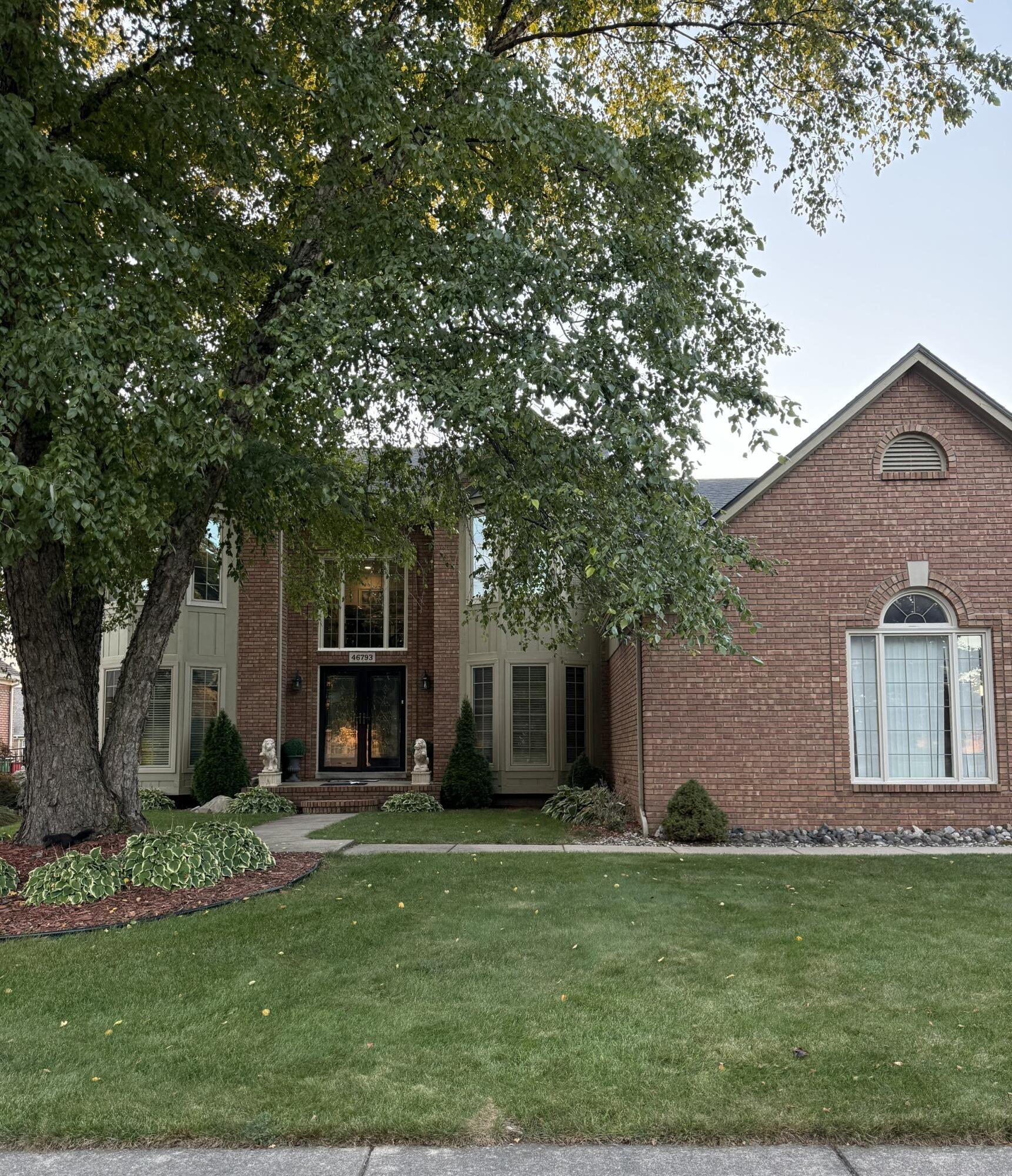 Springwood Dr, Macomb, MI 48044