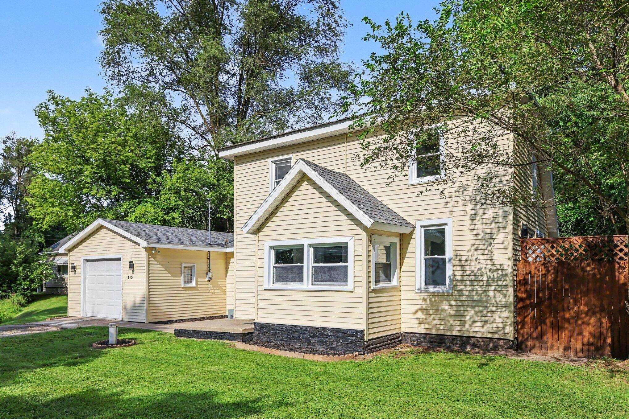 7th St, Michigan Center, MI 49254