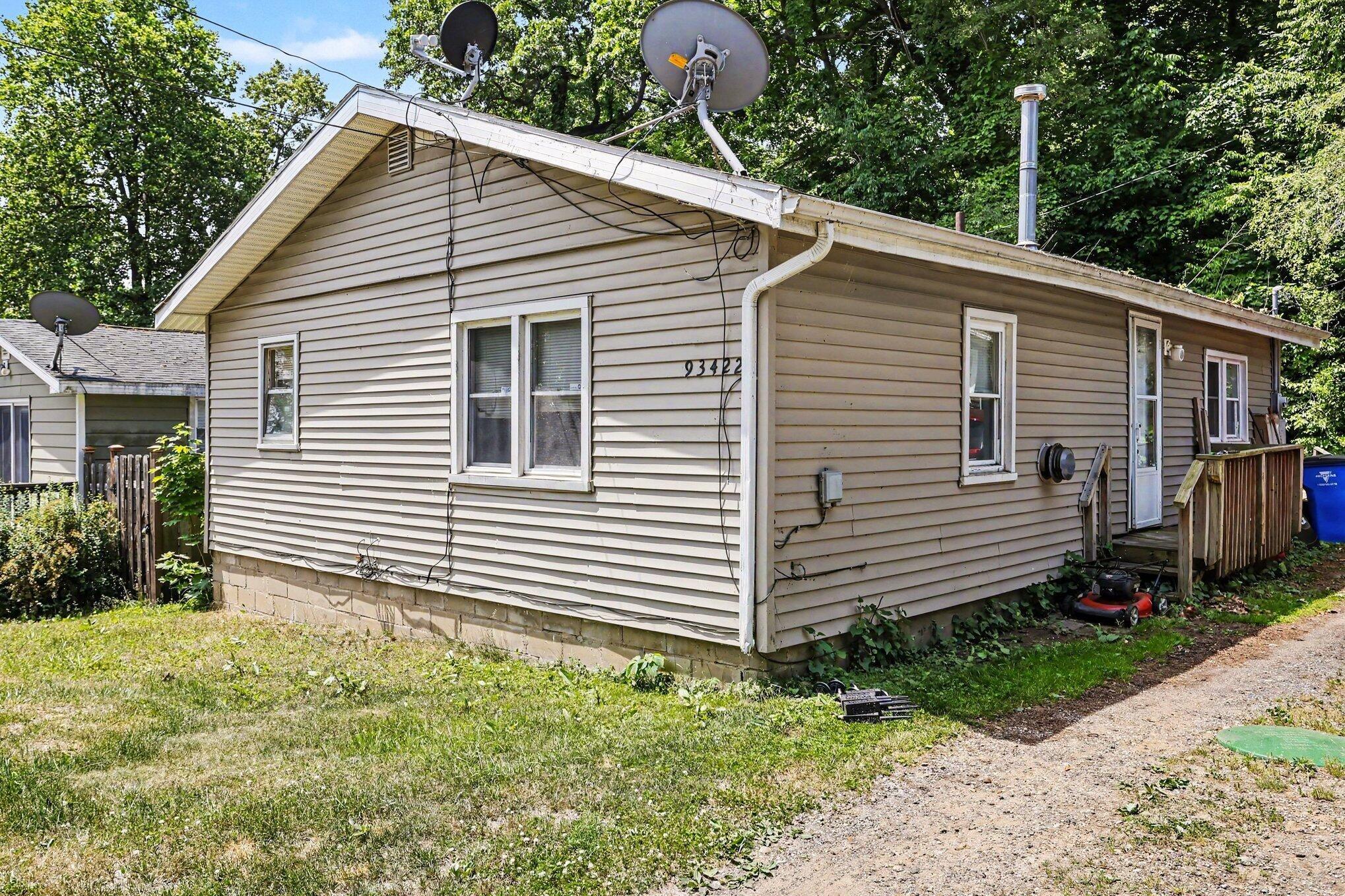Lee St, Dowagiac, MI 49047