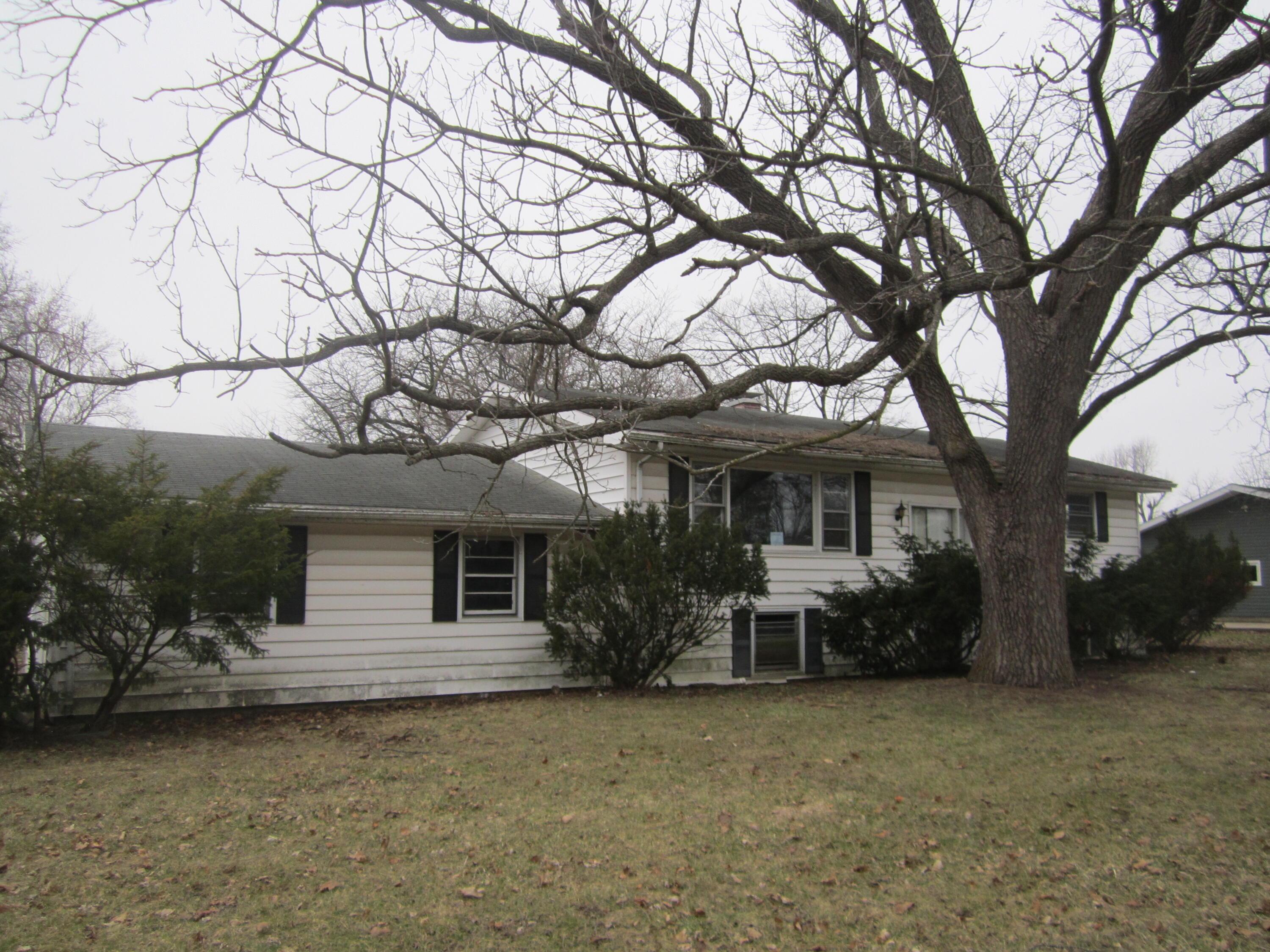 Canterbury Dr, Sturgis, MI 49091