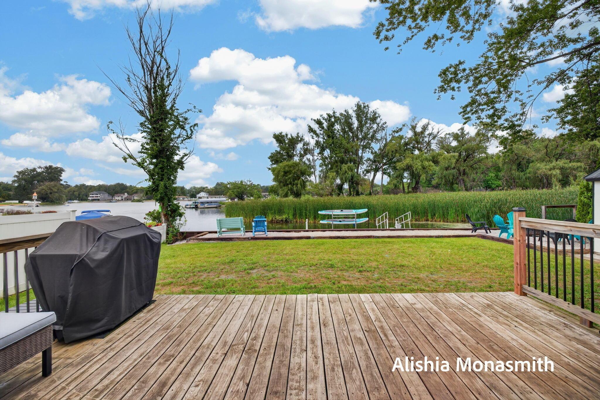 Carlson St, Spring Lake, MI 49456