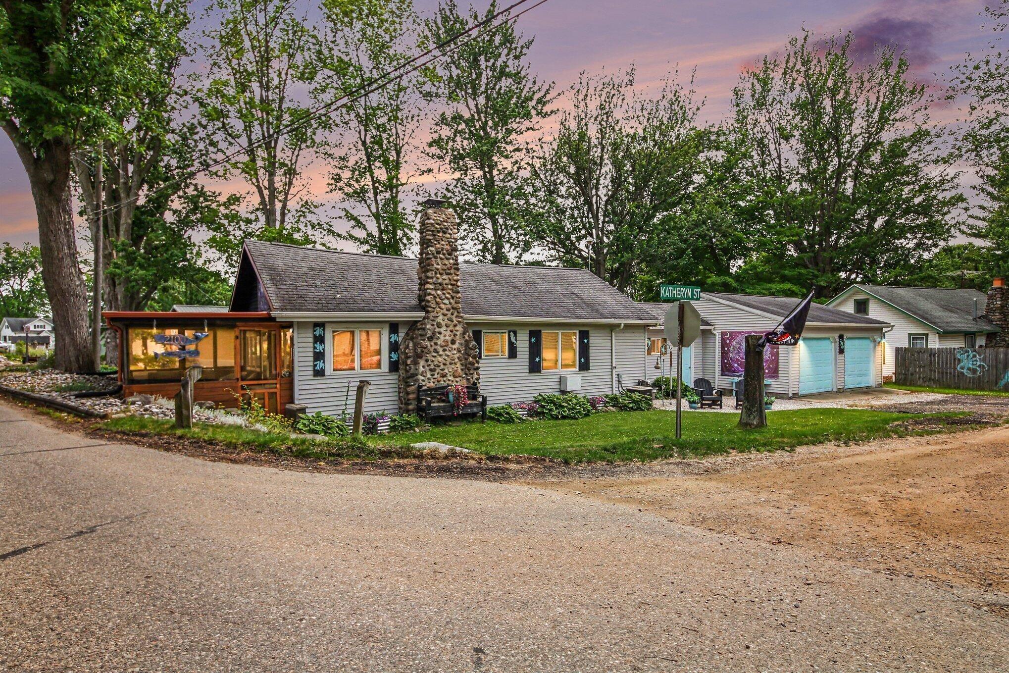 Strait Tow Blvd, Crystal, MI 48818