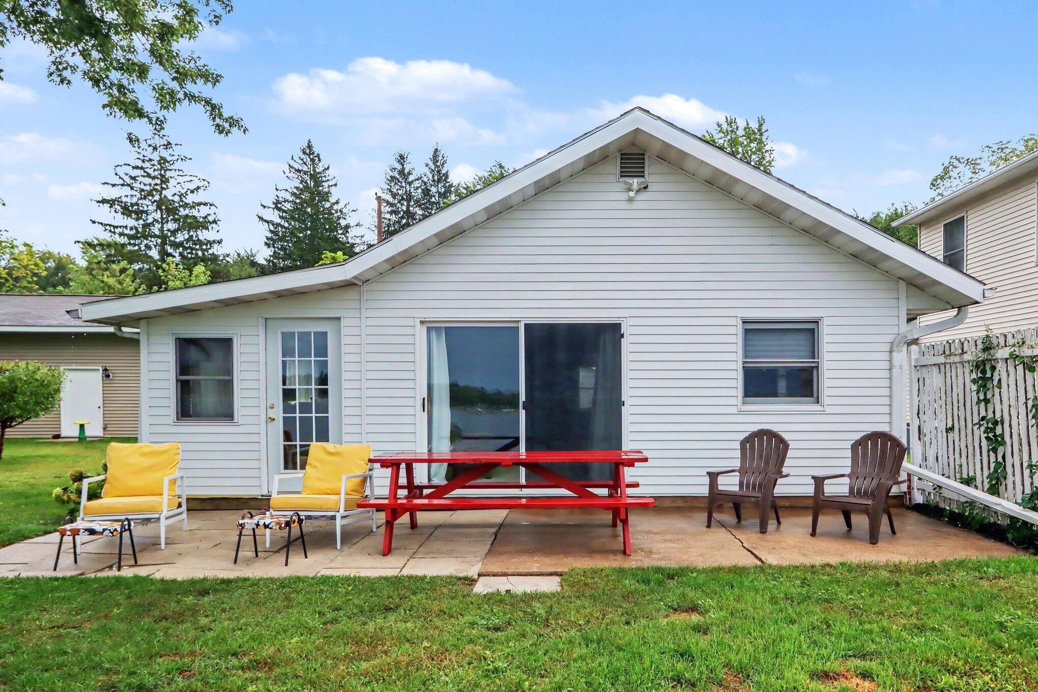 E Shore Dr, Delton, MI 49046