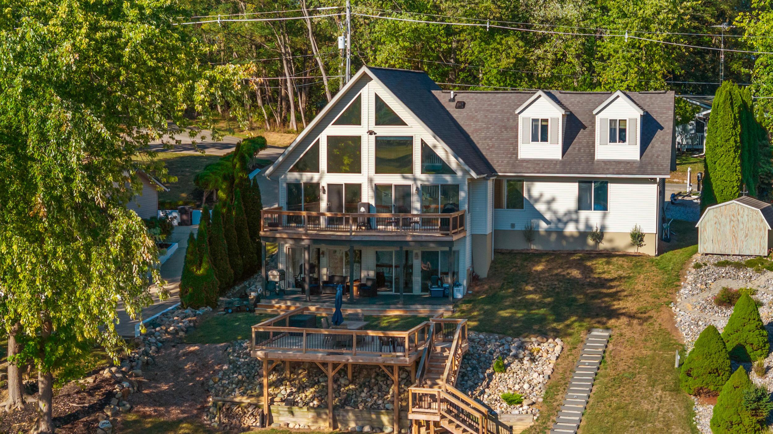 N Waldron Rd, Jerome, MI 49249