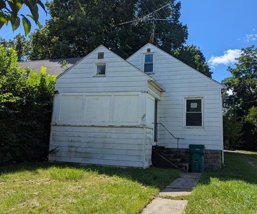 Robertson Ave, Lansing, MI 48915