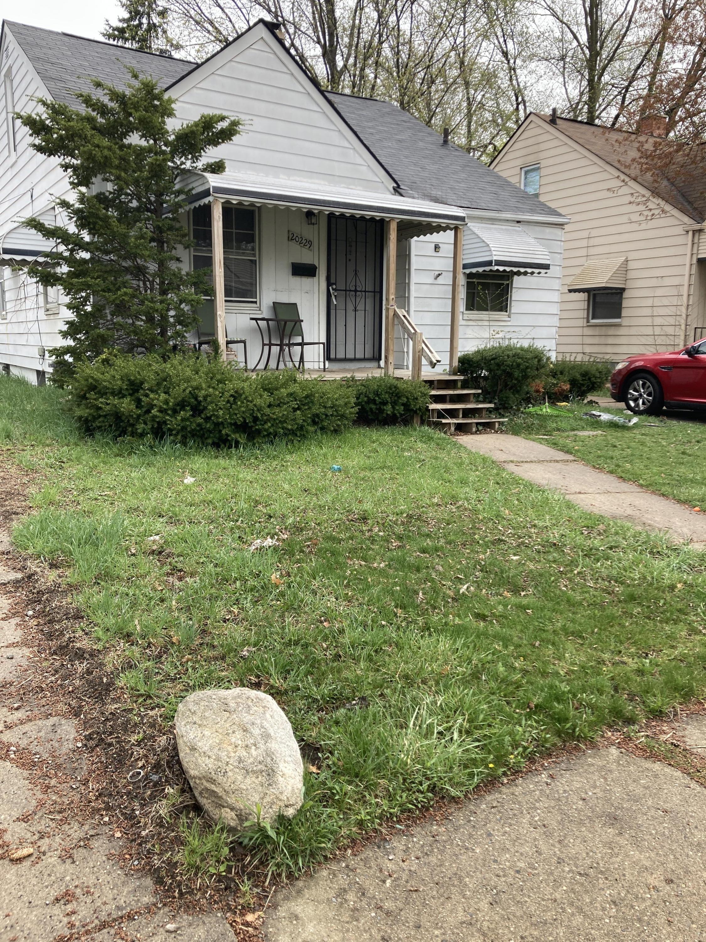 Kingsville St, Harper Woods, MI 48225