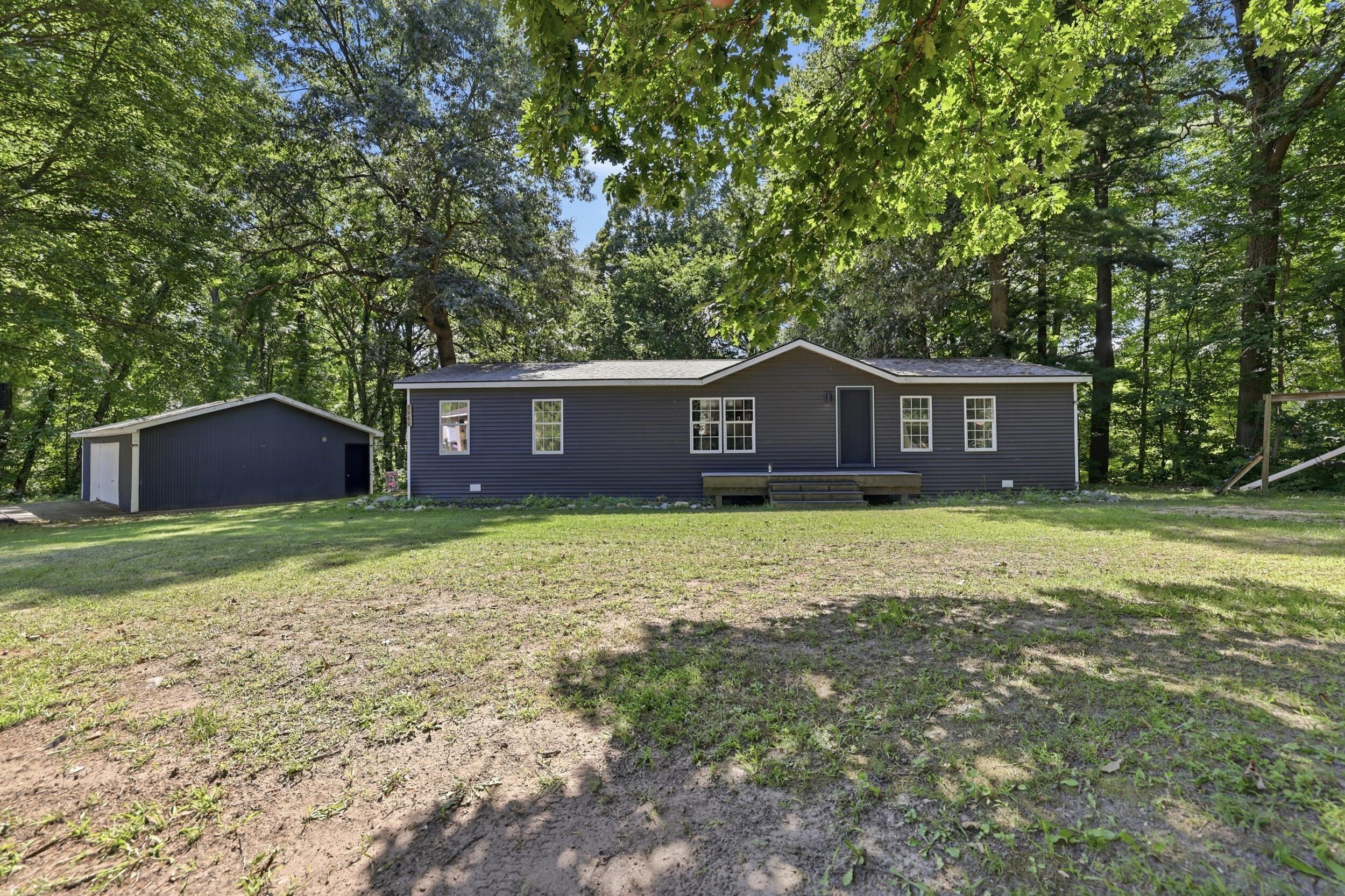 Pine Ridge Dr Ne, Belding, MI 48809