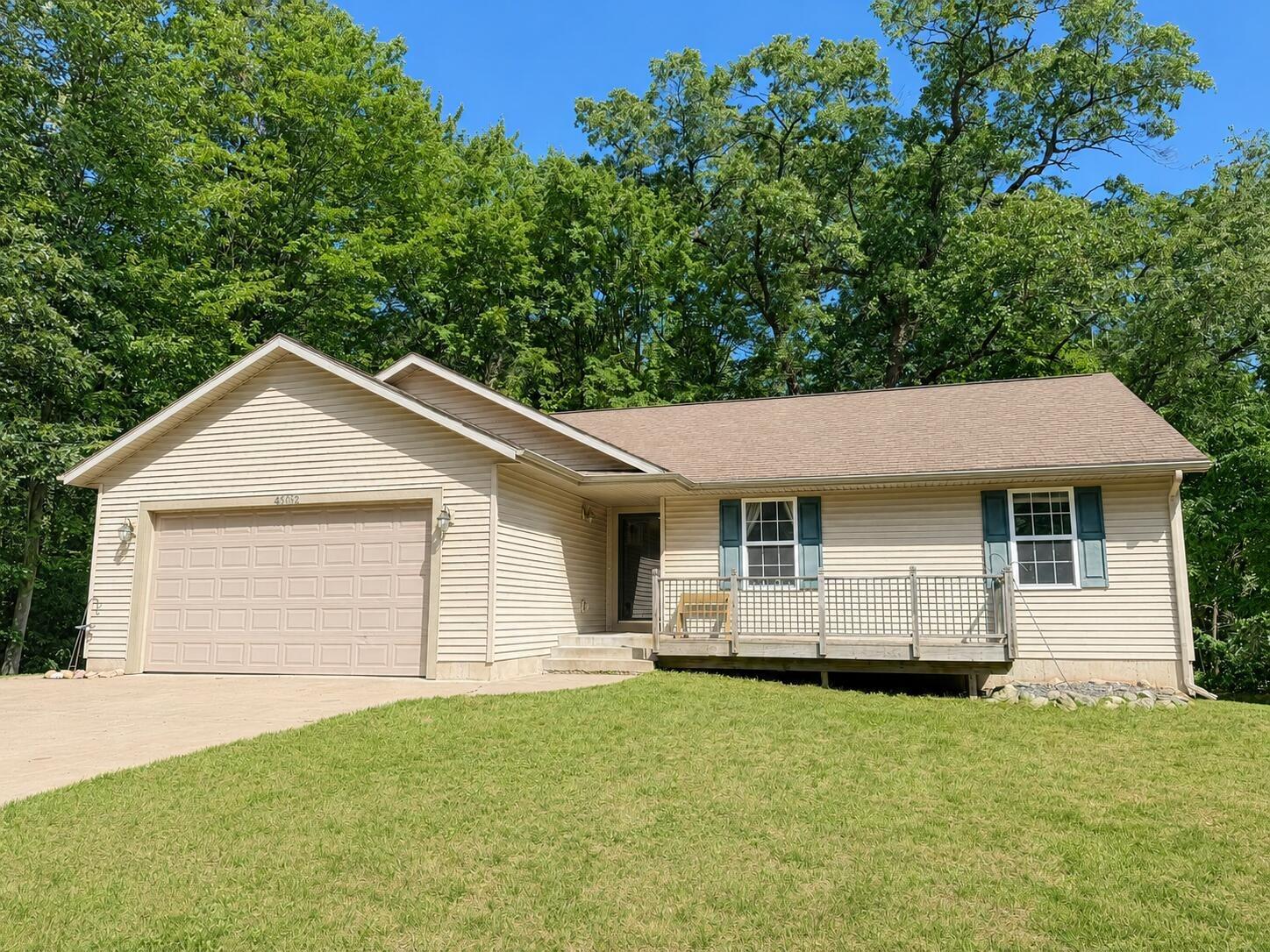 Duck Lake Rd, Whitehall, MI 49461