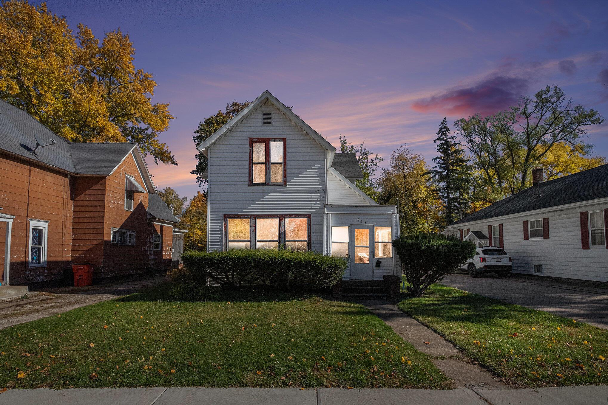Colfax Ave, Benton Harbor, MI 49022