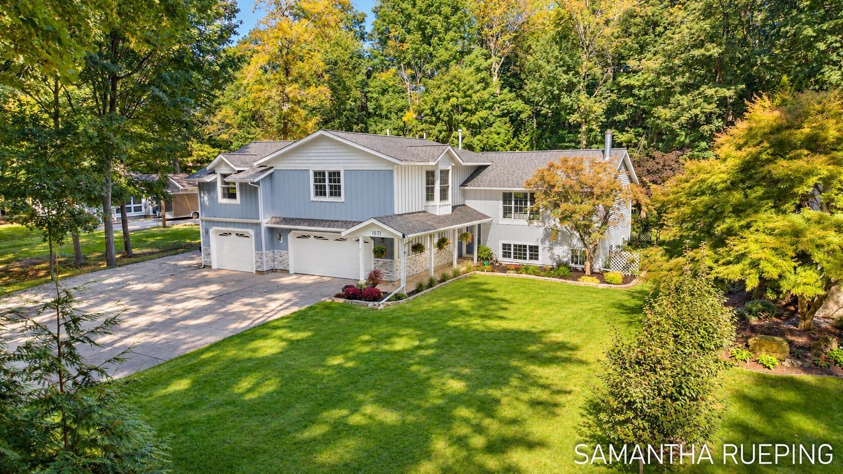 Waukazoo Dr, Holland, MI 49424