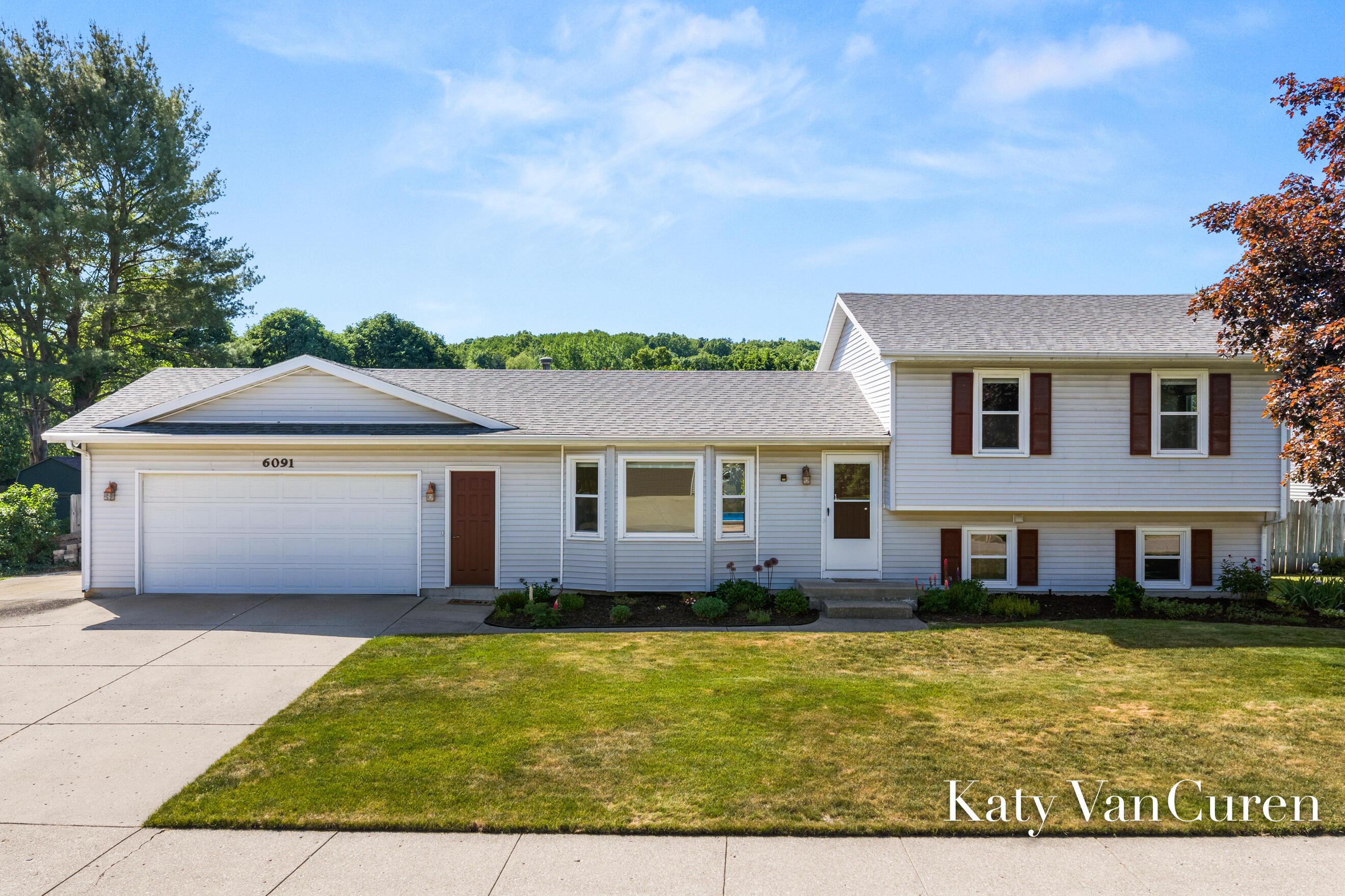 Rogue River Meadows Dr Ne, Belmont, MI 49306