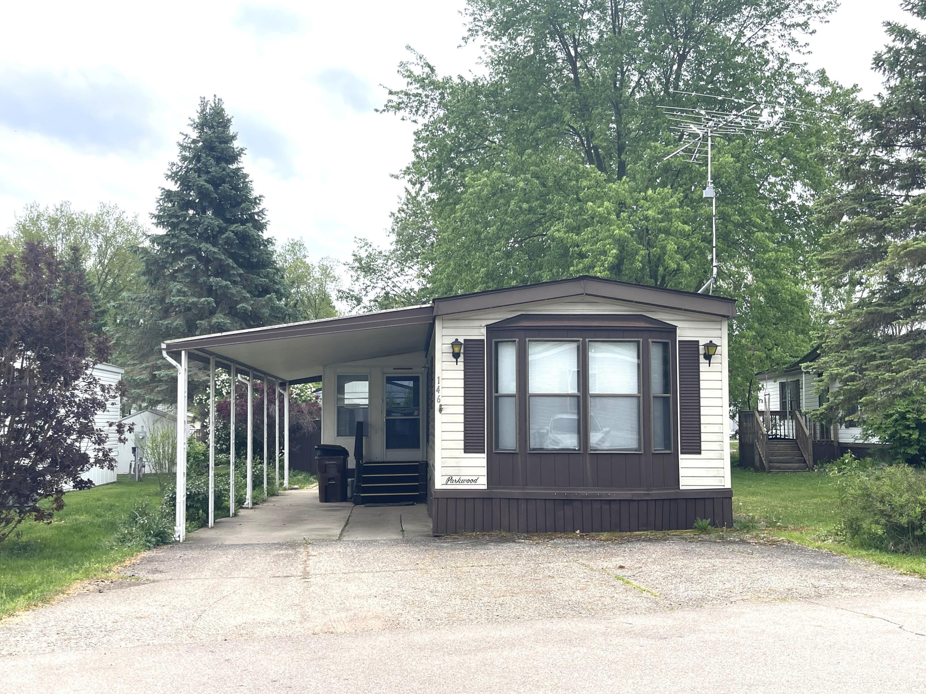 W Jefferson St, Grand Ledge, MI 48837