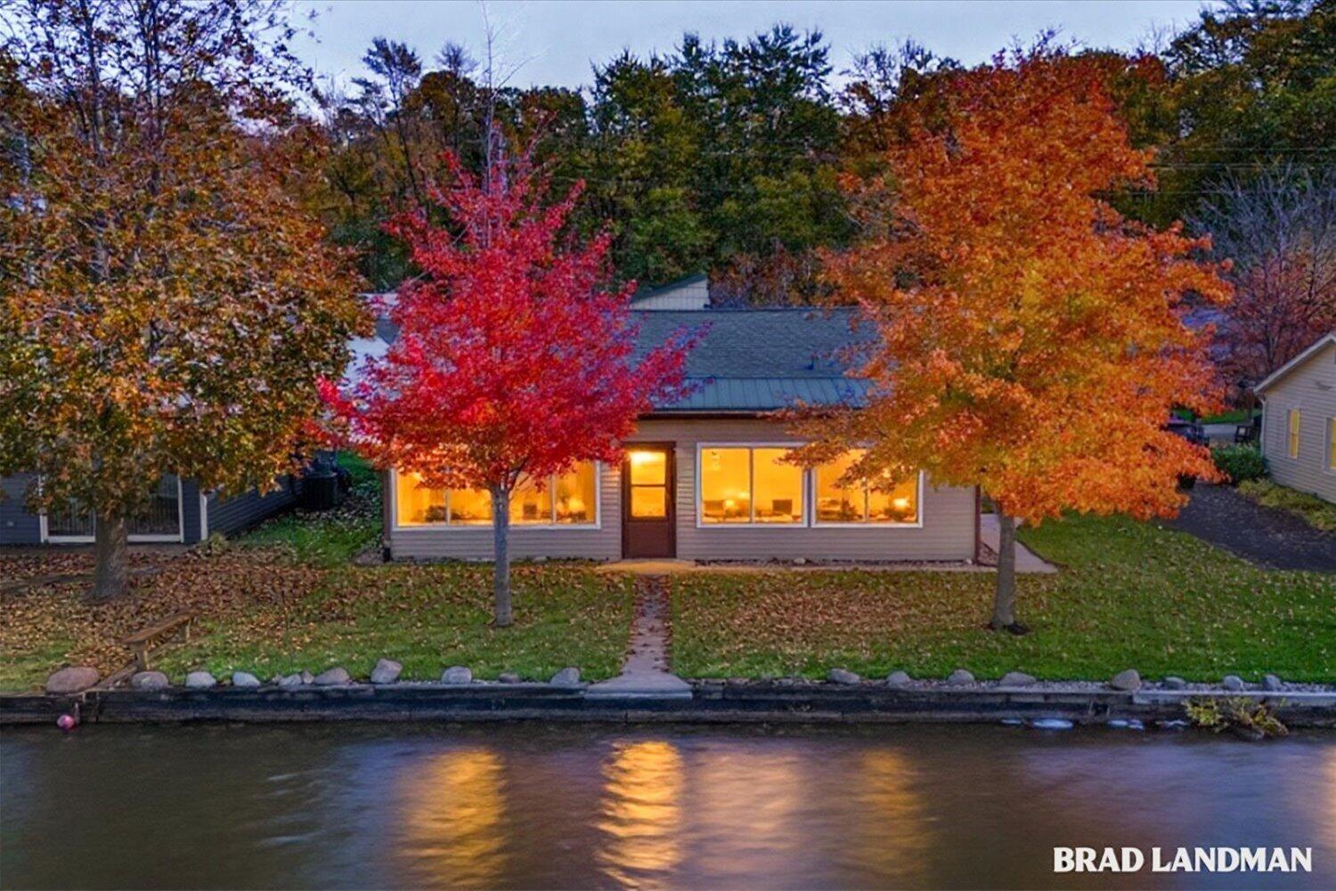 Parker Dr, Wayland, MI 49348