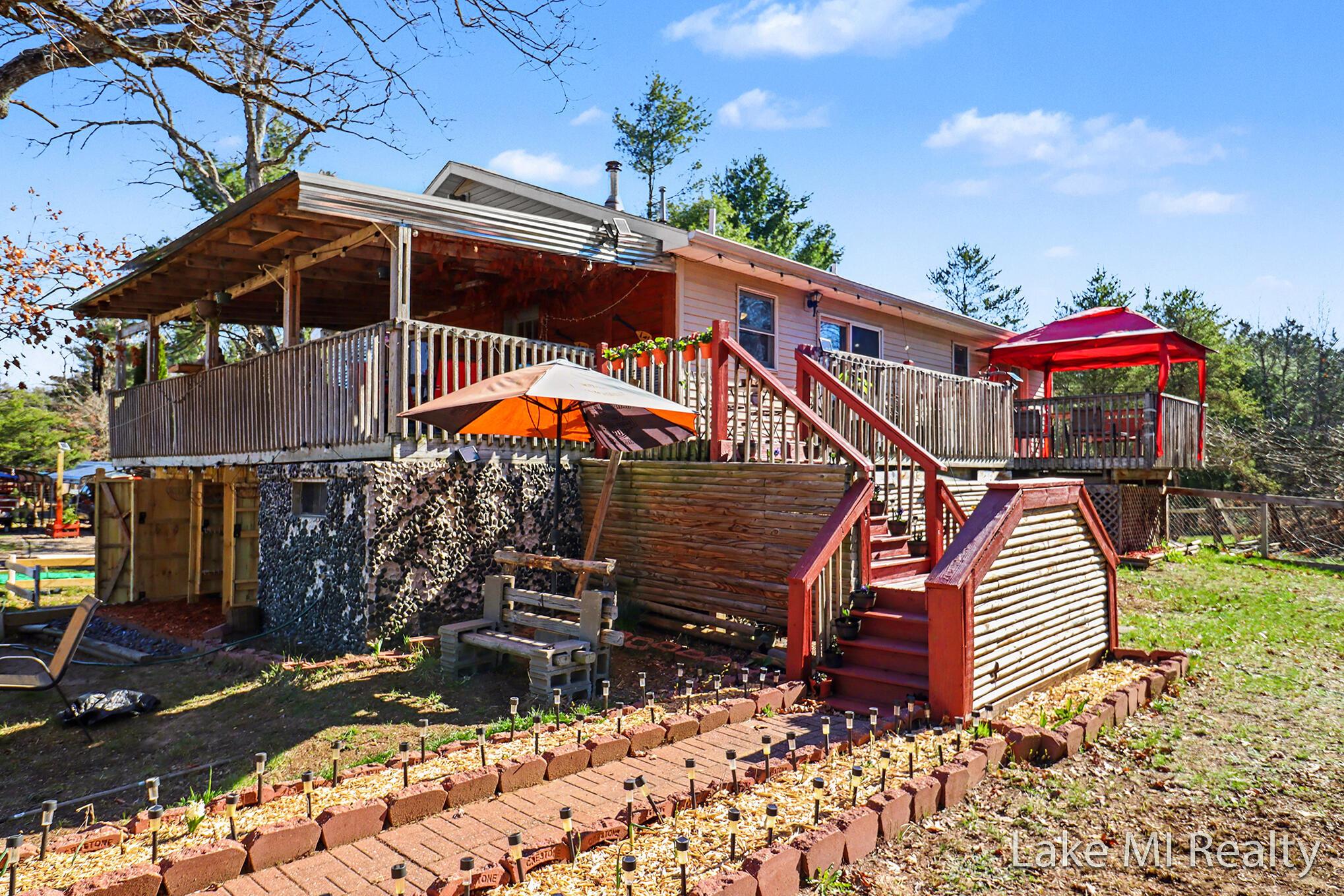 E 40th St, White Cloud, MI 49349