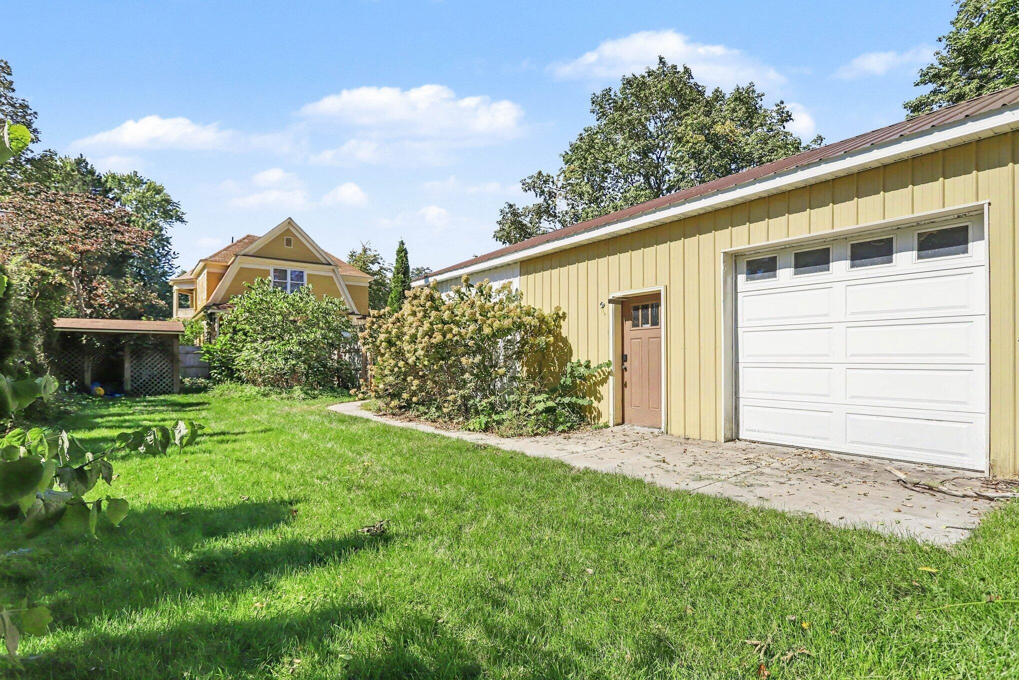 N Main St, Three Rivers, MI 49093