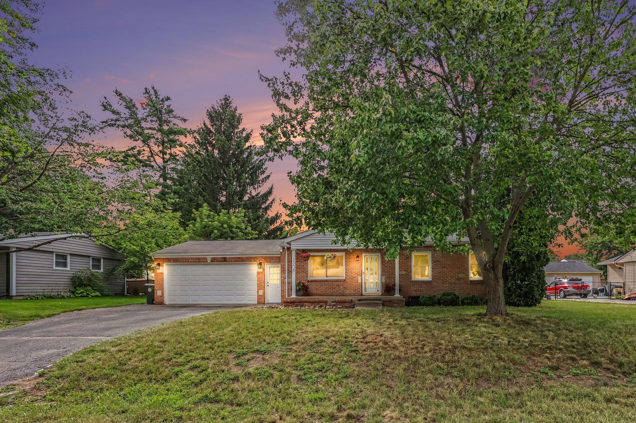 Grafton St, Lake Orion, MI 48359