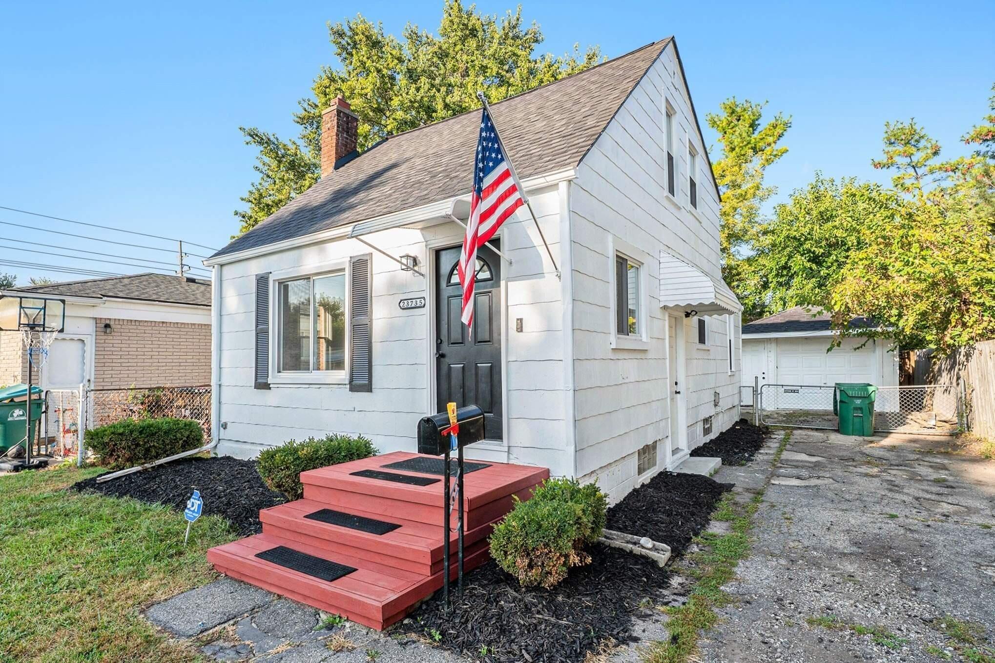 Donald Ave, Eastpointe, MI 48021