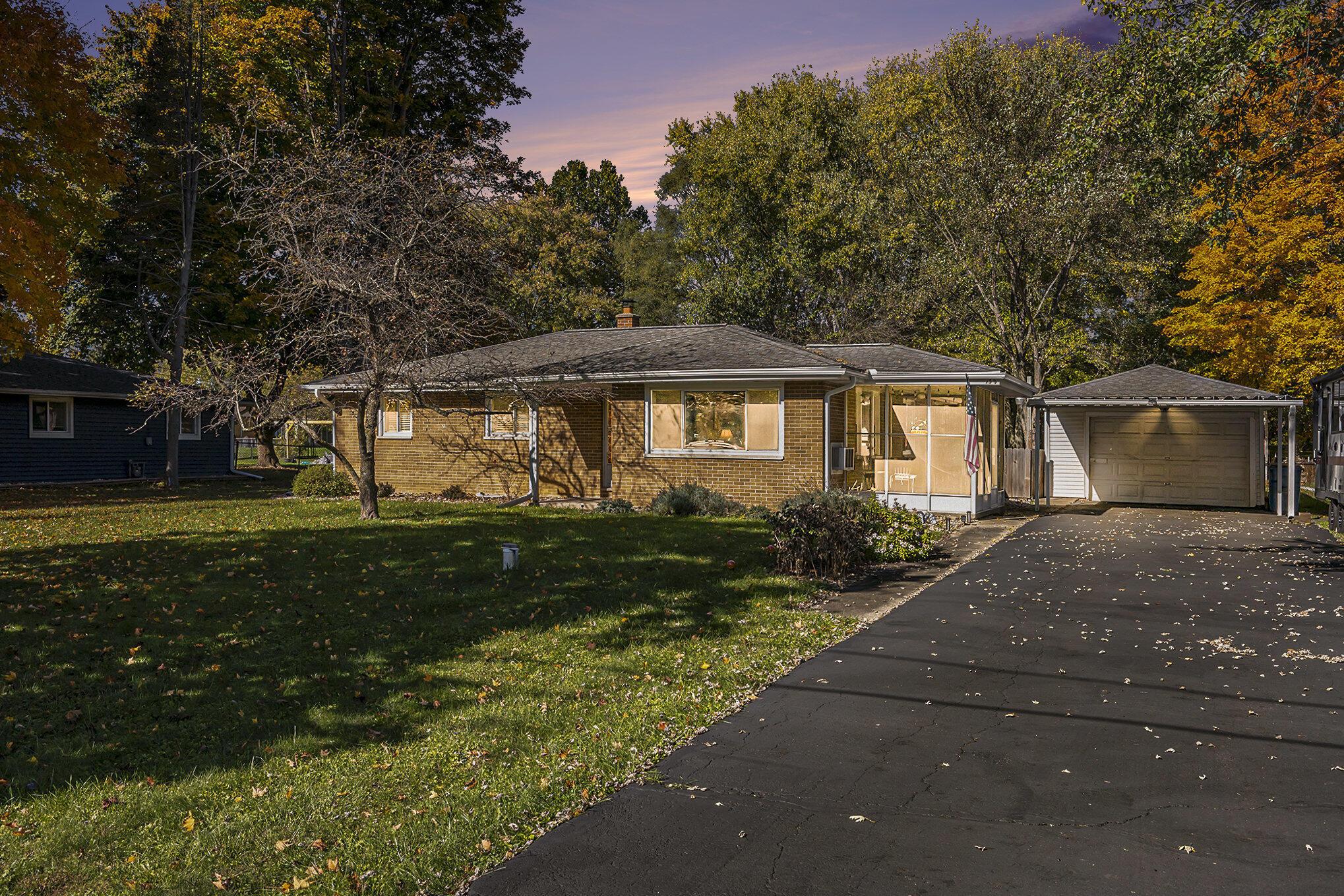 Oriole Dr, Battle Creek, MI 49037