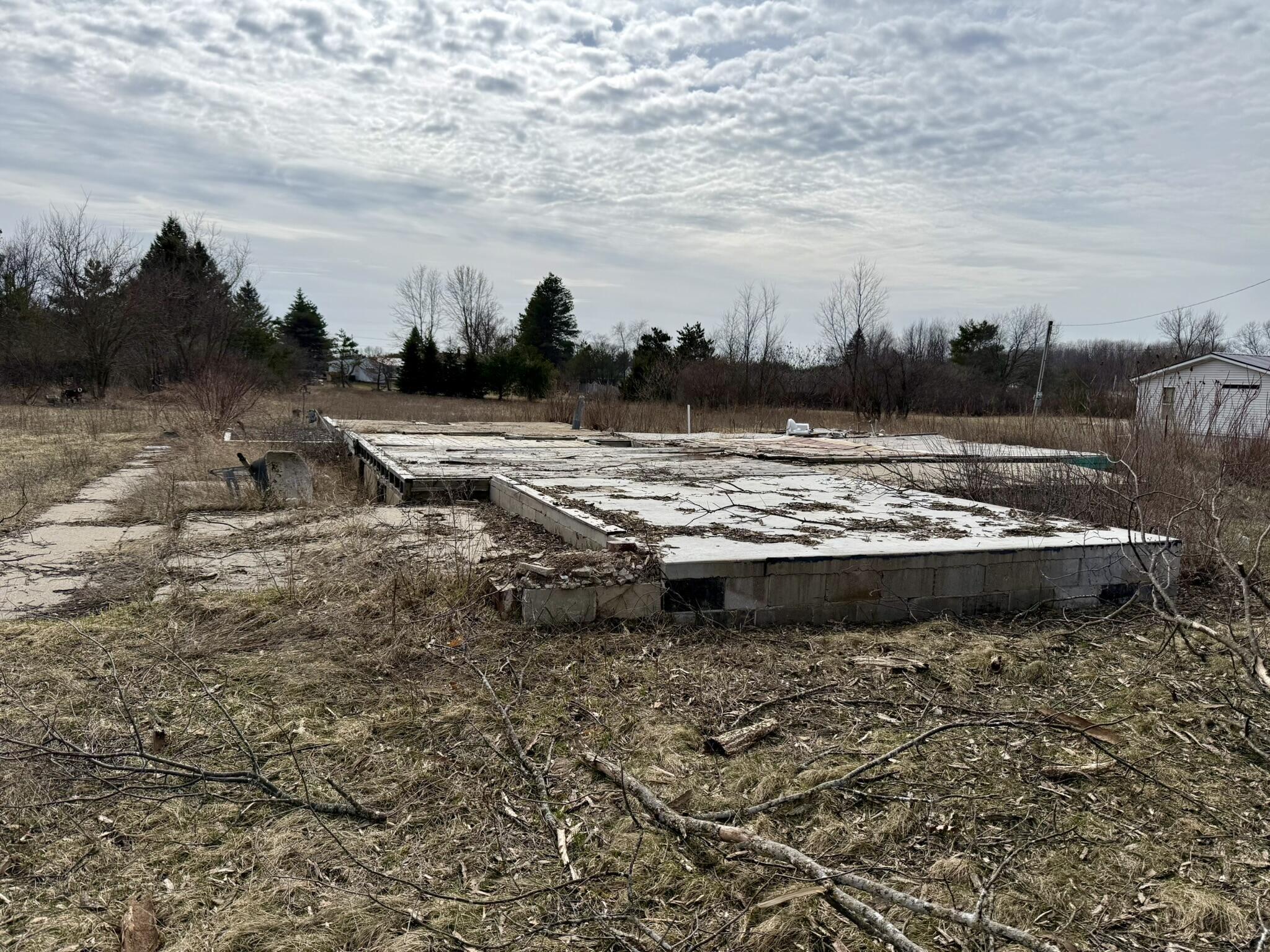W Moore St, Mecosta, MI 49332