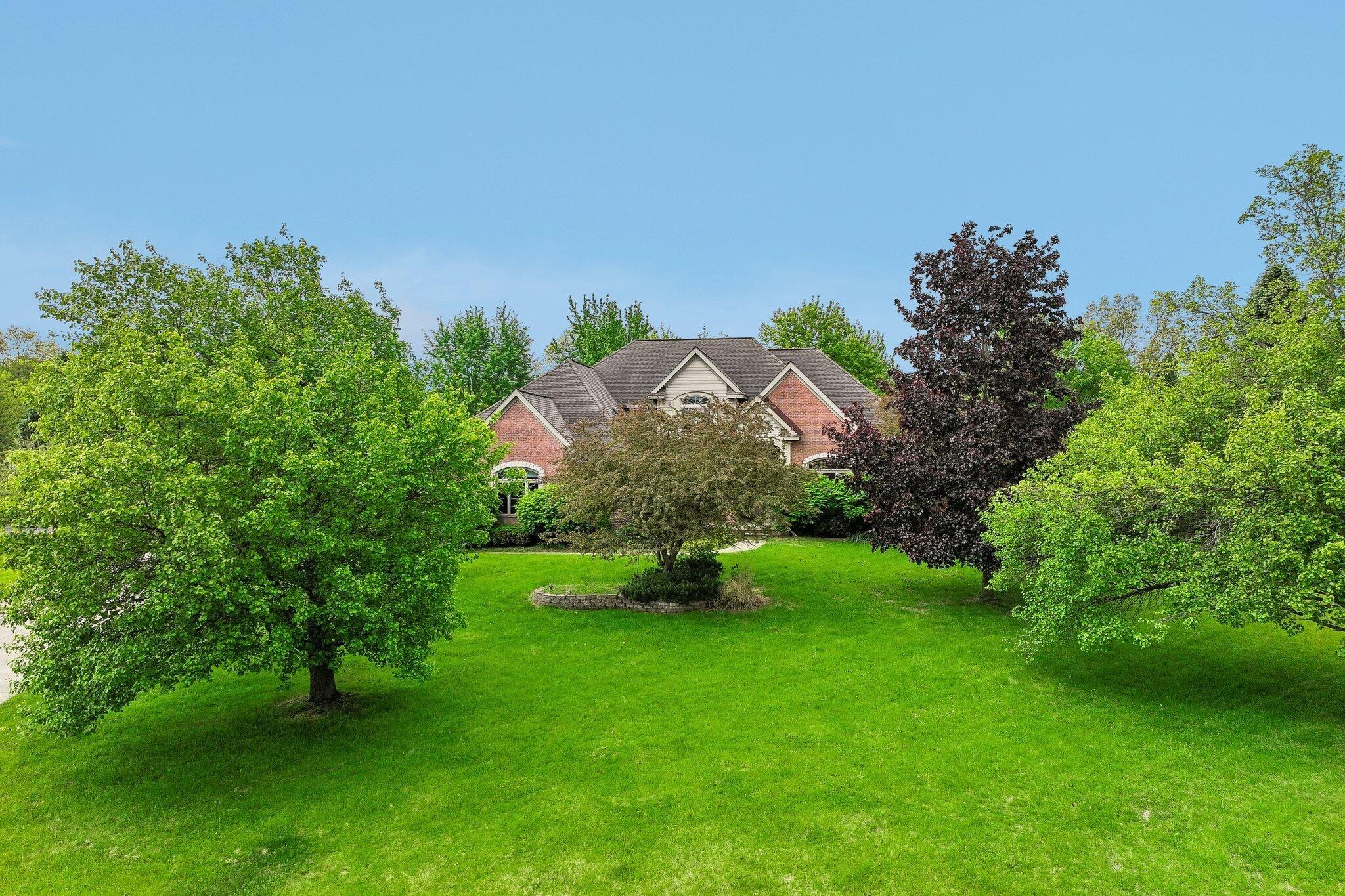Brookview Dr, Saline, MI 48176