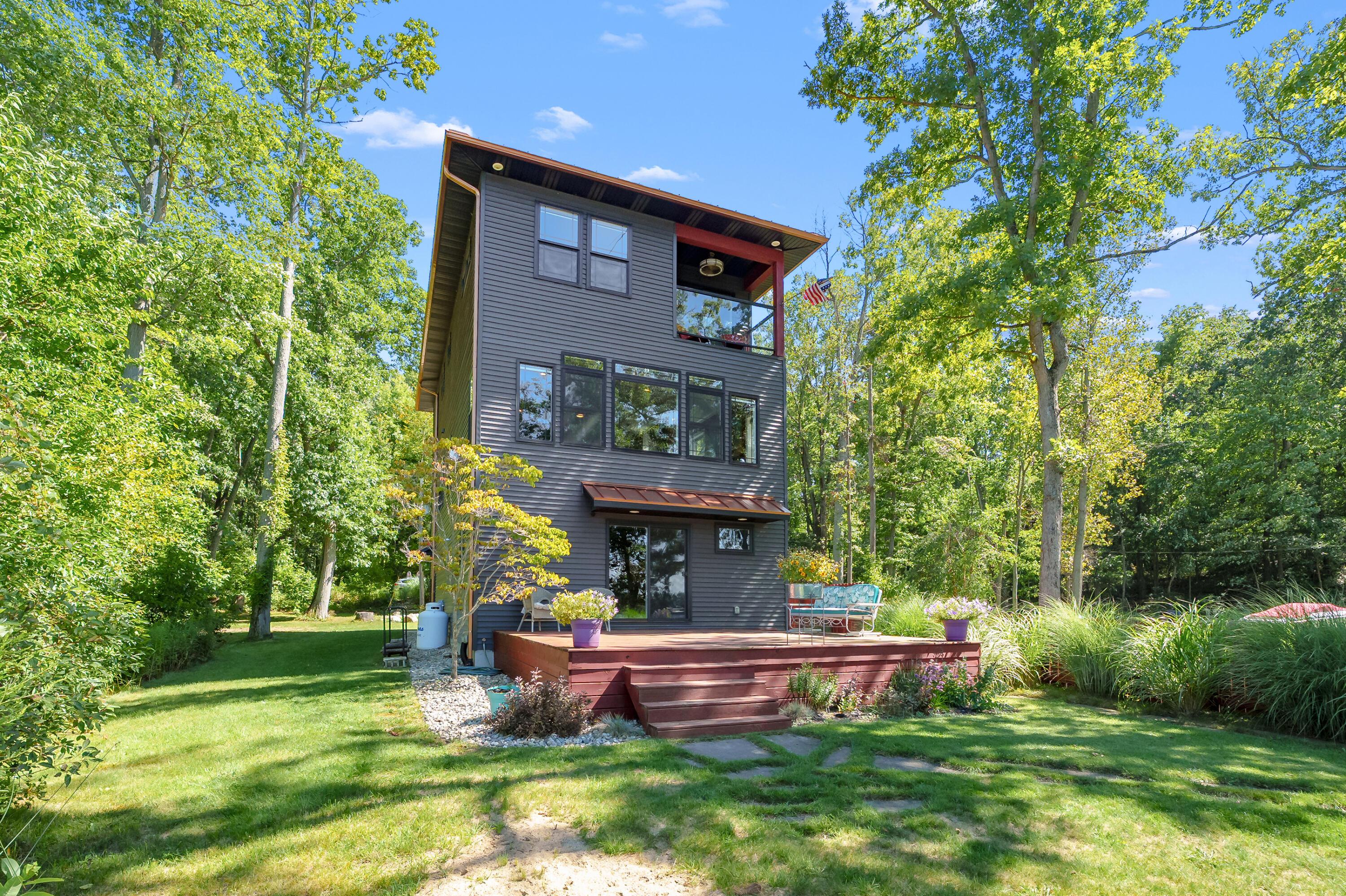 Flower Dr, Delton, MI 49046