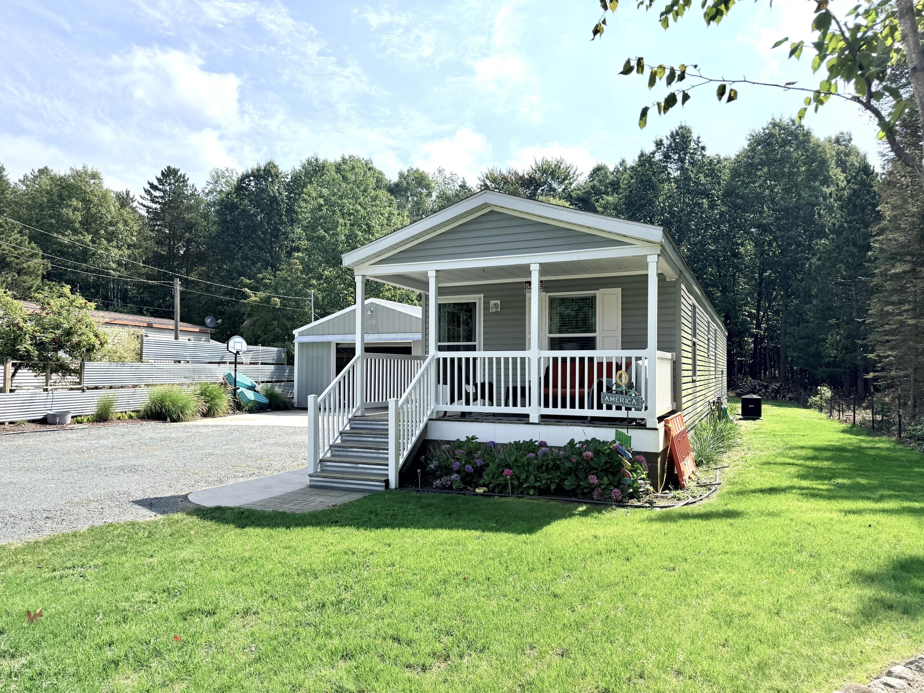 N White Birch Dr, Mears, MI 49436