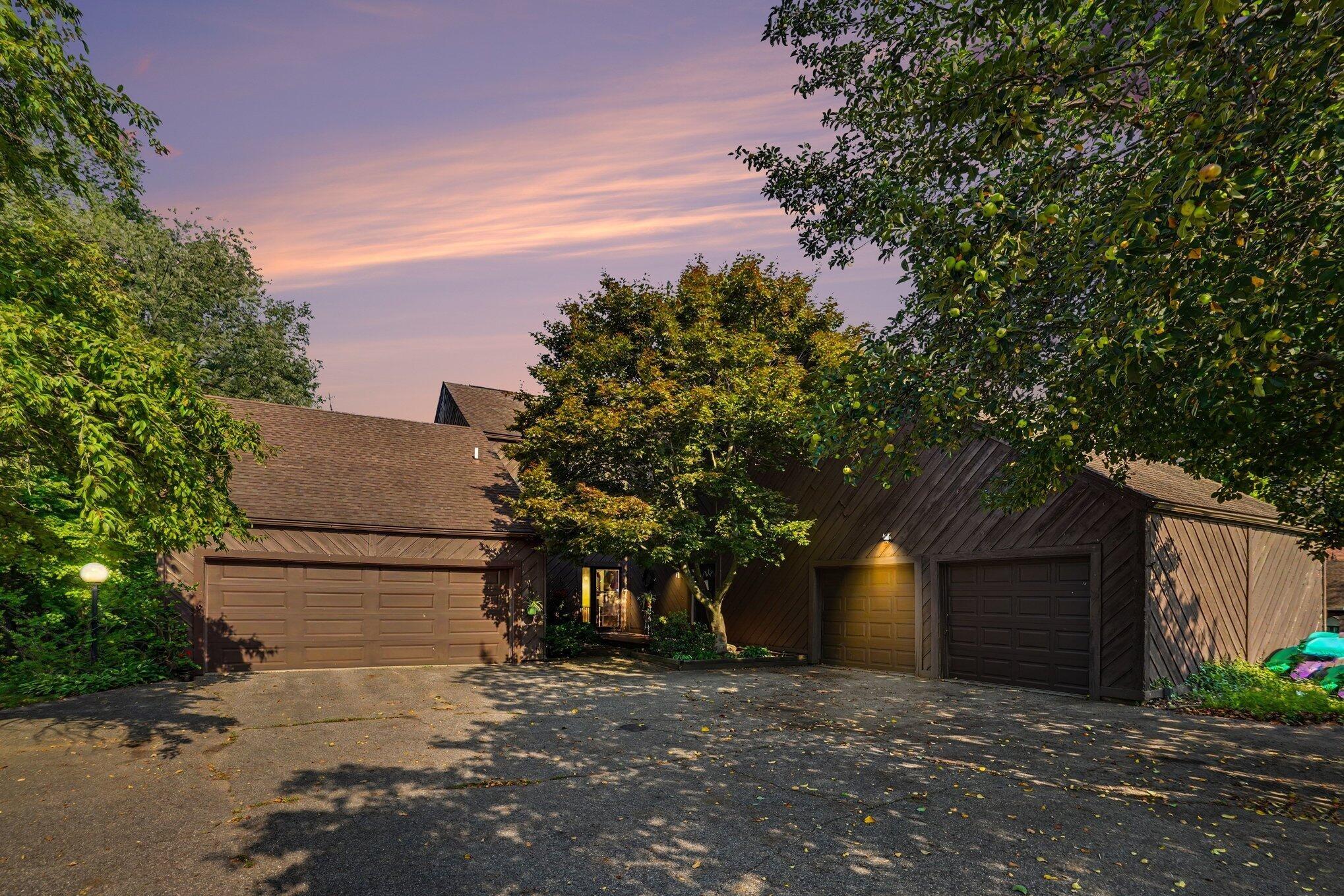 Fairway Ct, Plainwell, MI 49080