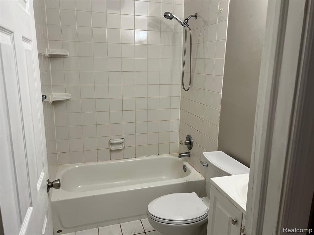 Everett St, Southfield, MI 48076