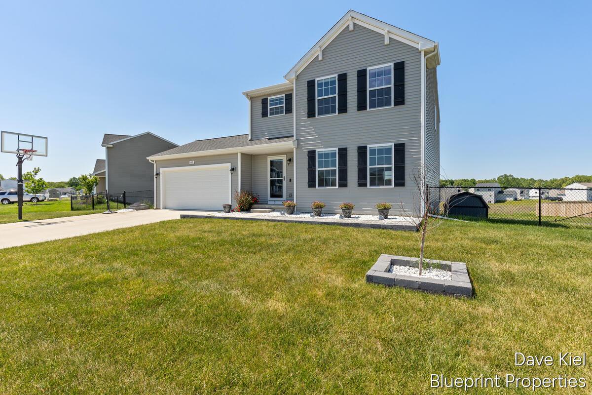 Oak View Dr, Middleville, MI 49333