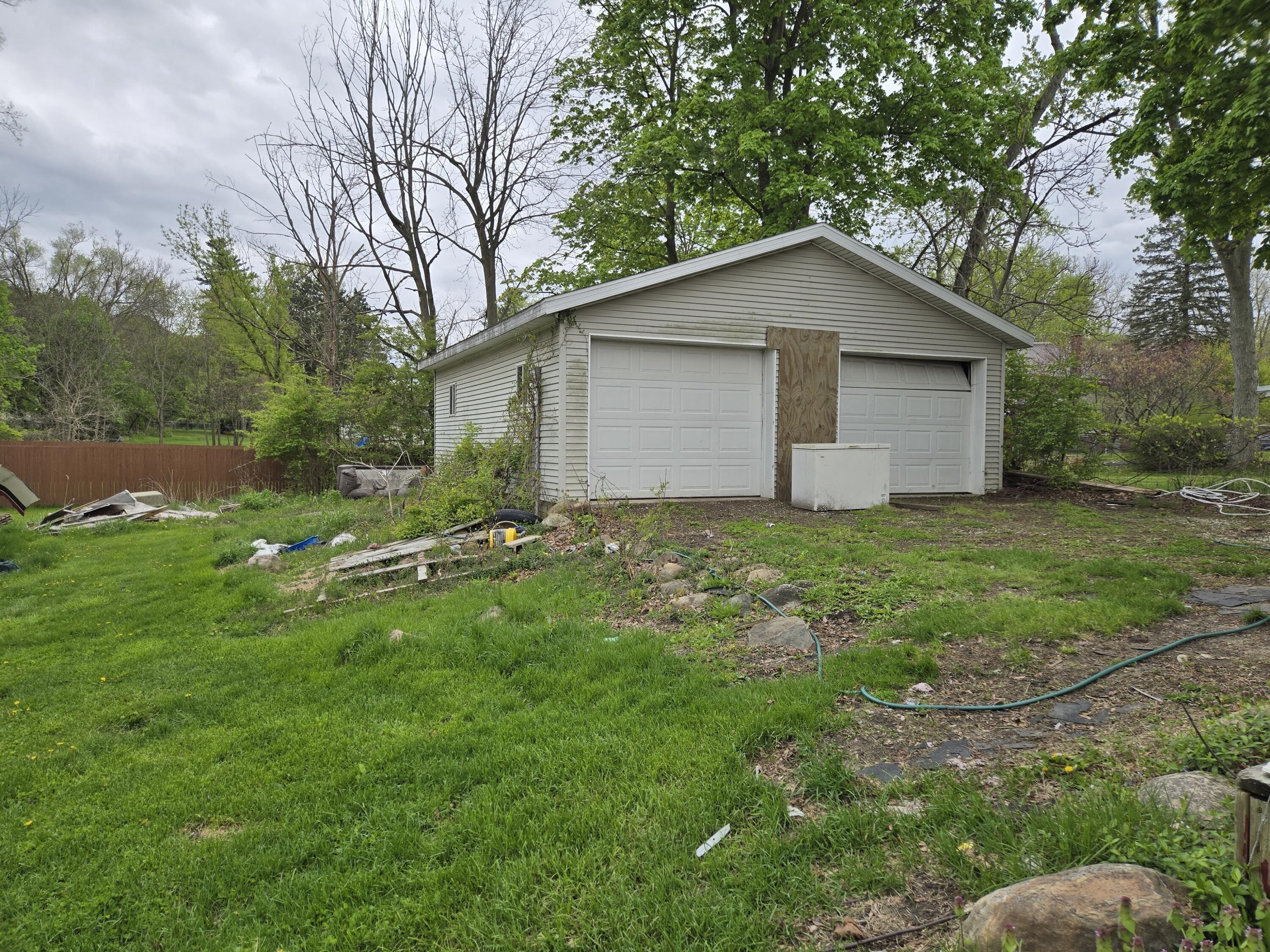 Spring St, Hillsdale, MI 49242