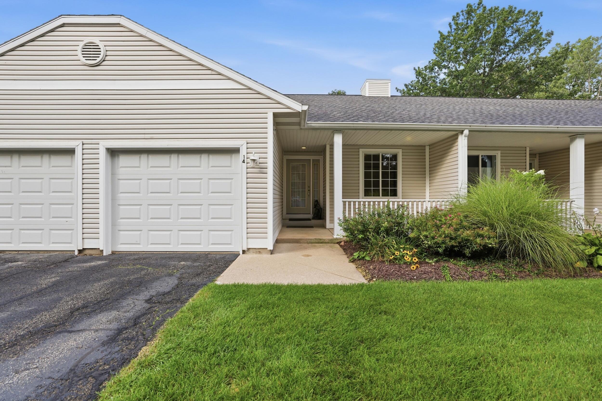 W Scotts Dr, Holland, MI 49424