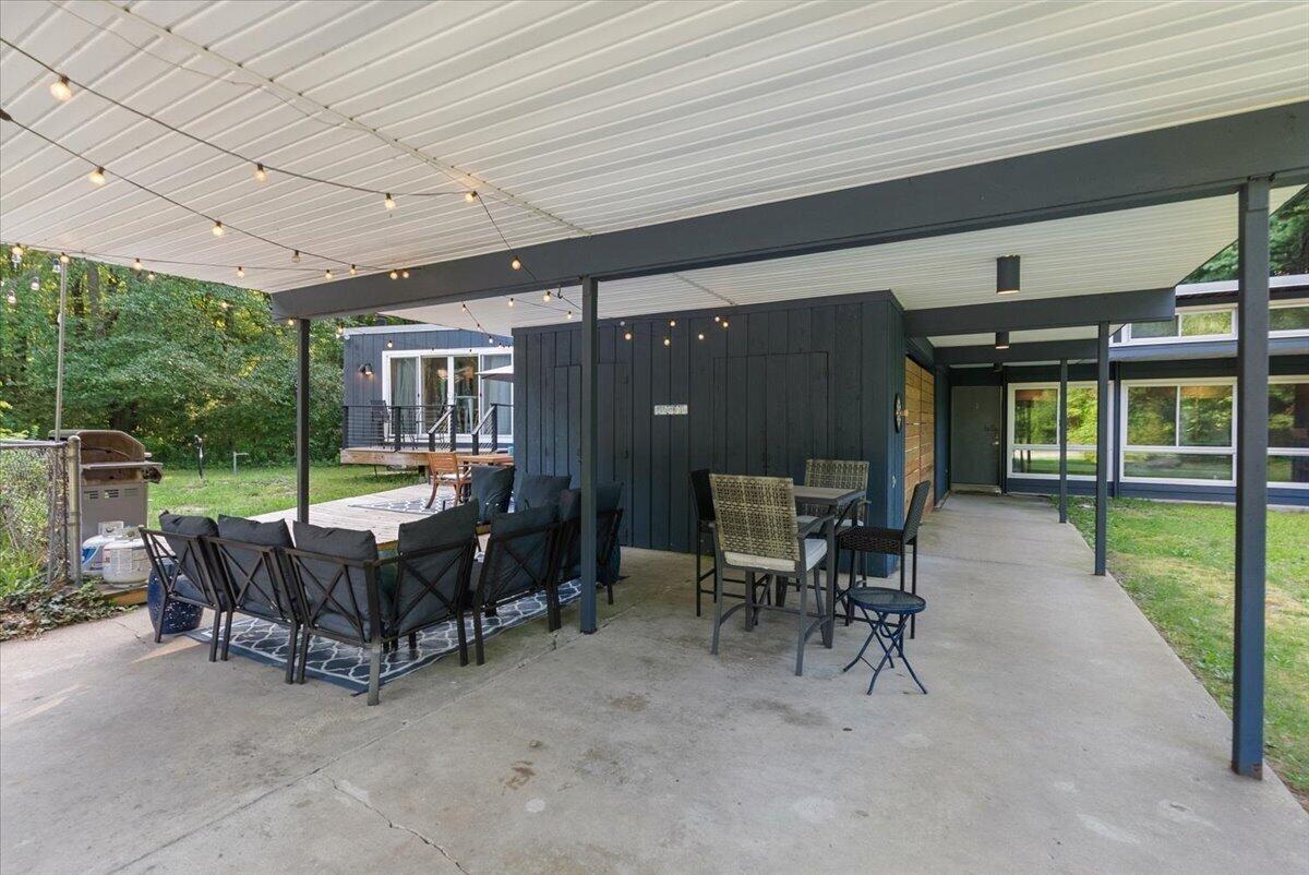 77th St, South Haven, MI 49090