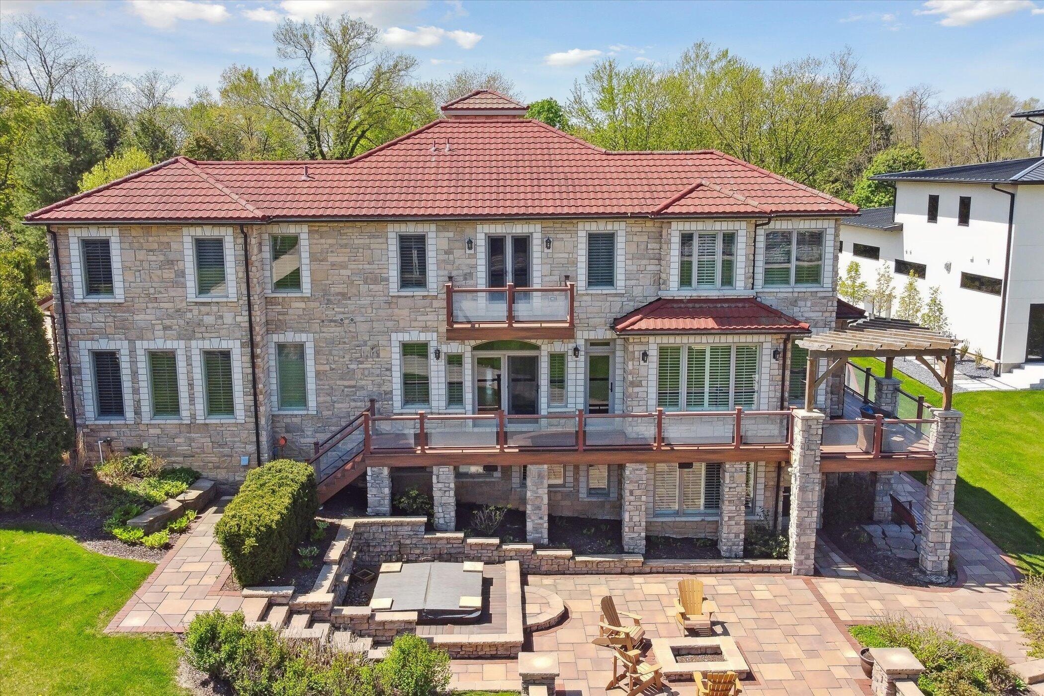 Sul Lago S, Benton Harbor, MI 49022