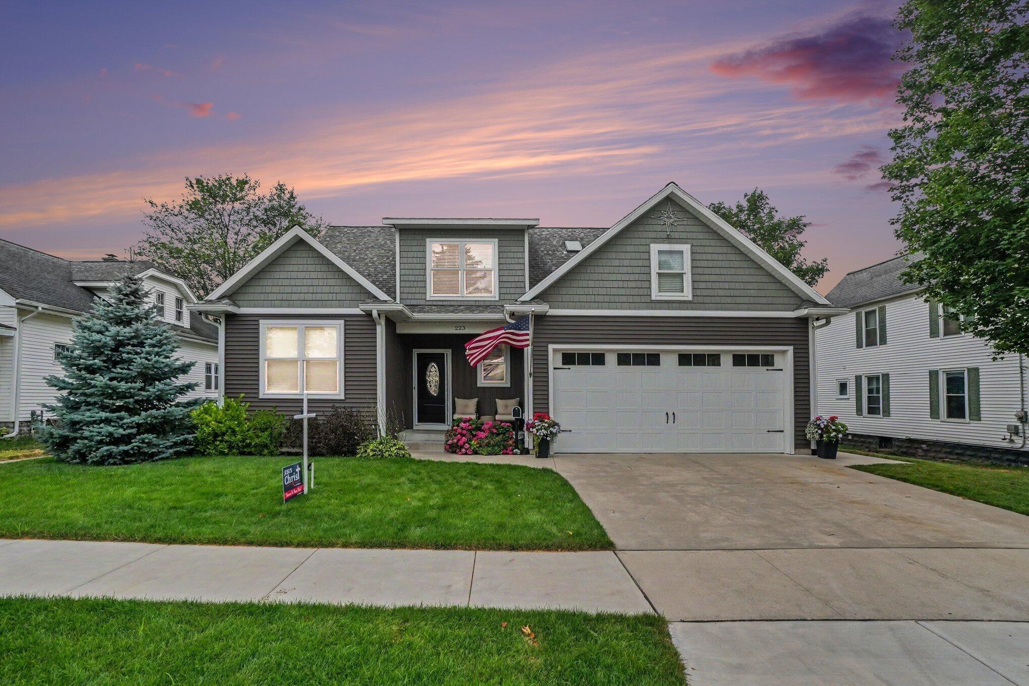 Prospect St, Spring Lake, MI 49456