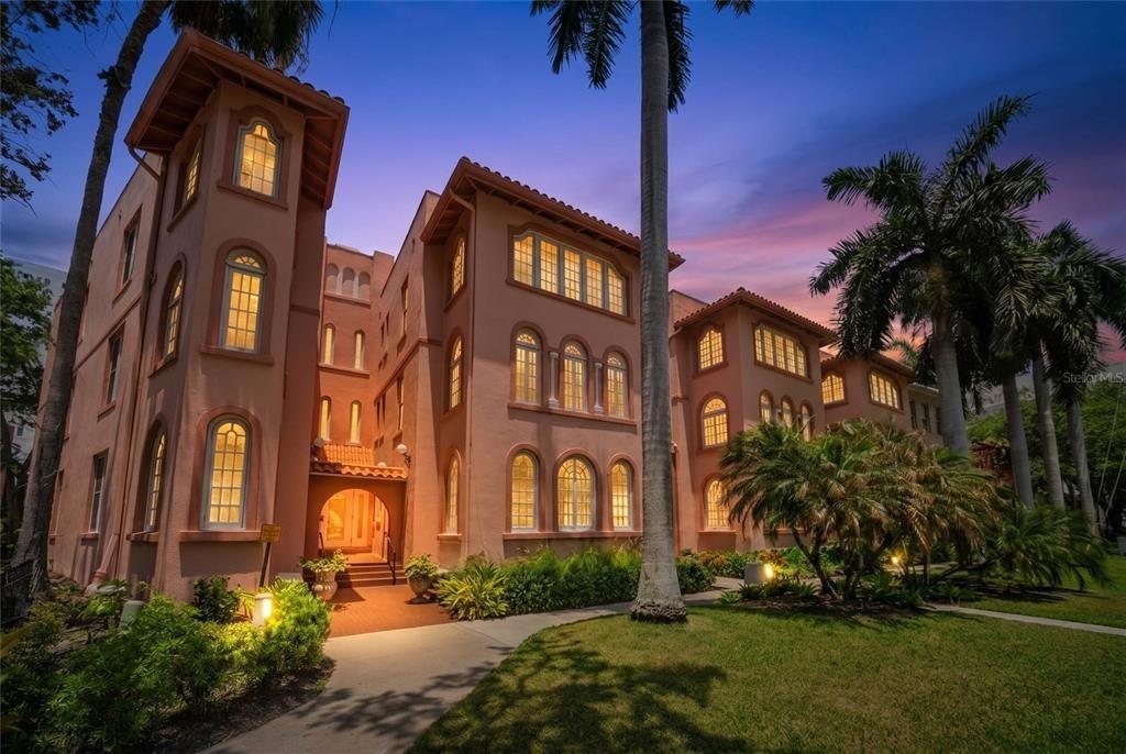 N Palm Ave, Sarasota, FL 34236