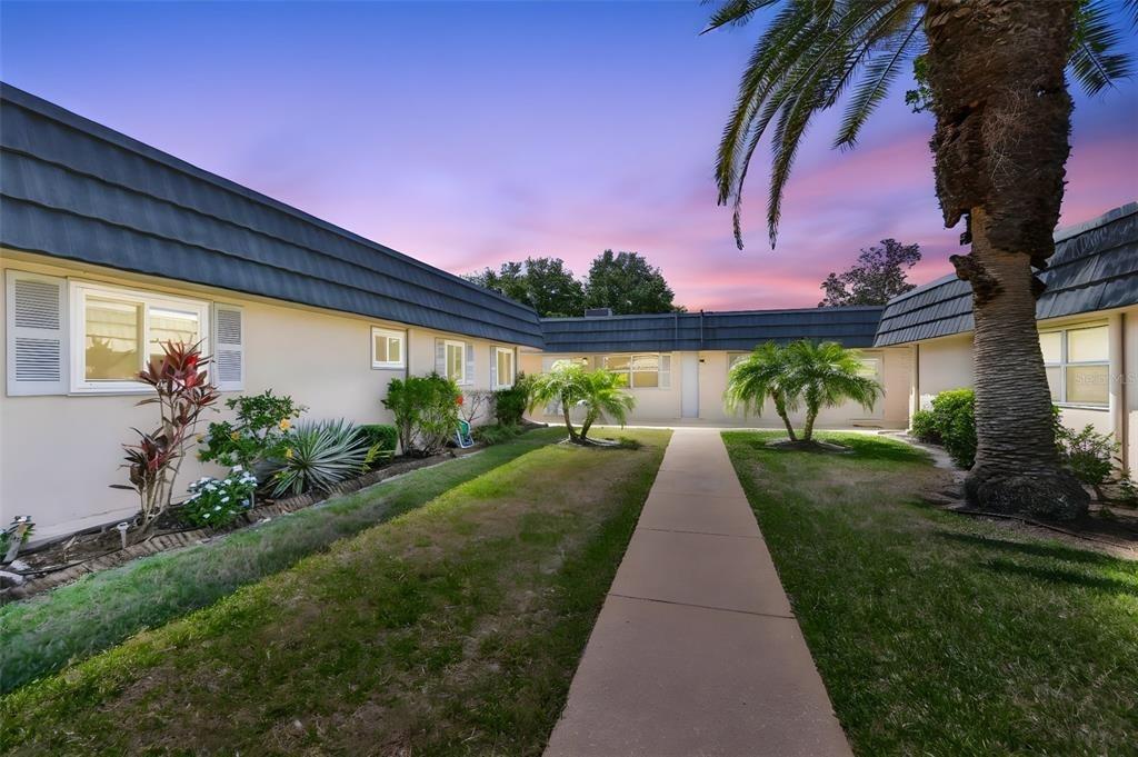 Bedford Ter, Sun City Center, FL 33573
