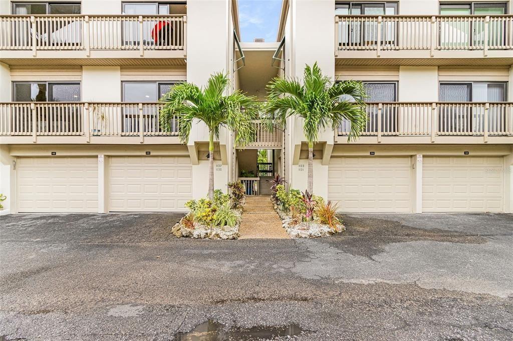 Lake House Cir, Sarasota, FL 34242