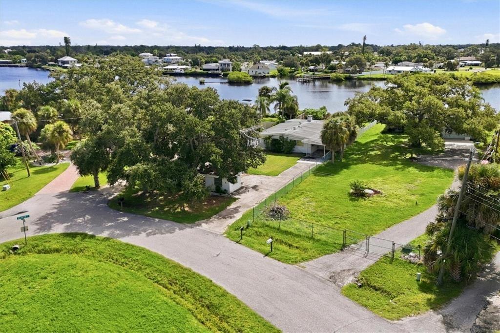 Magnolia Ave, Nokomis, FL 34275