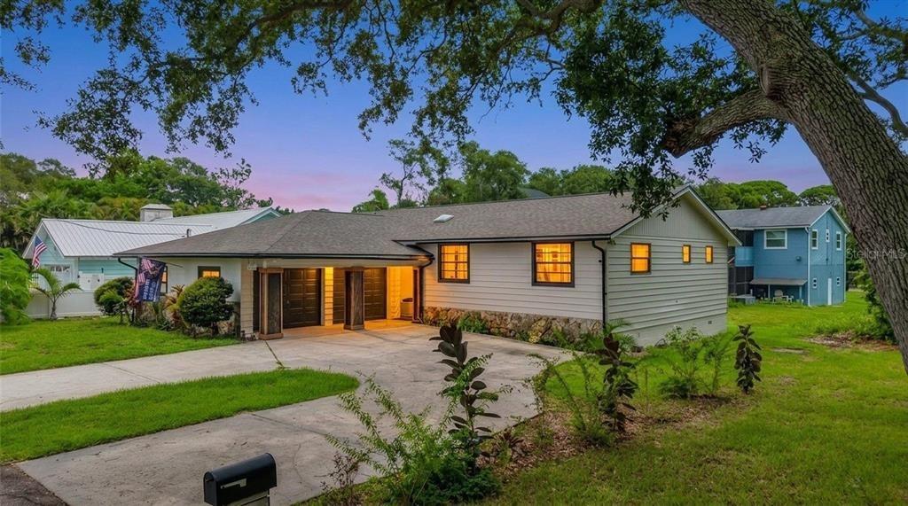 Poinsettia Ave, Seminole, FL 33776