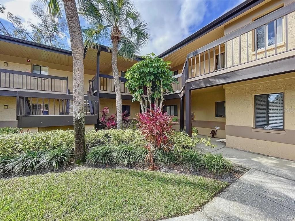 Sabal Springs Cir, Clearwater, FL 33761
